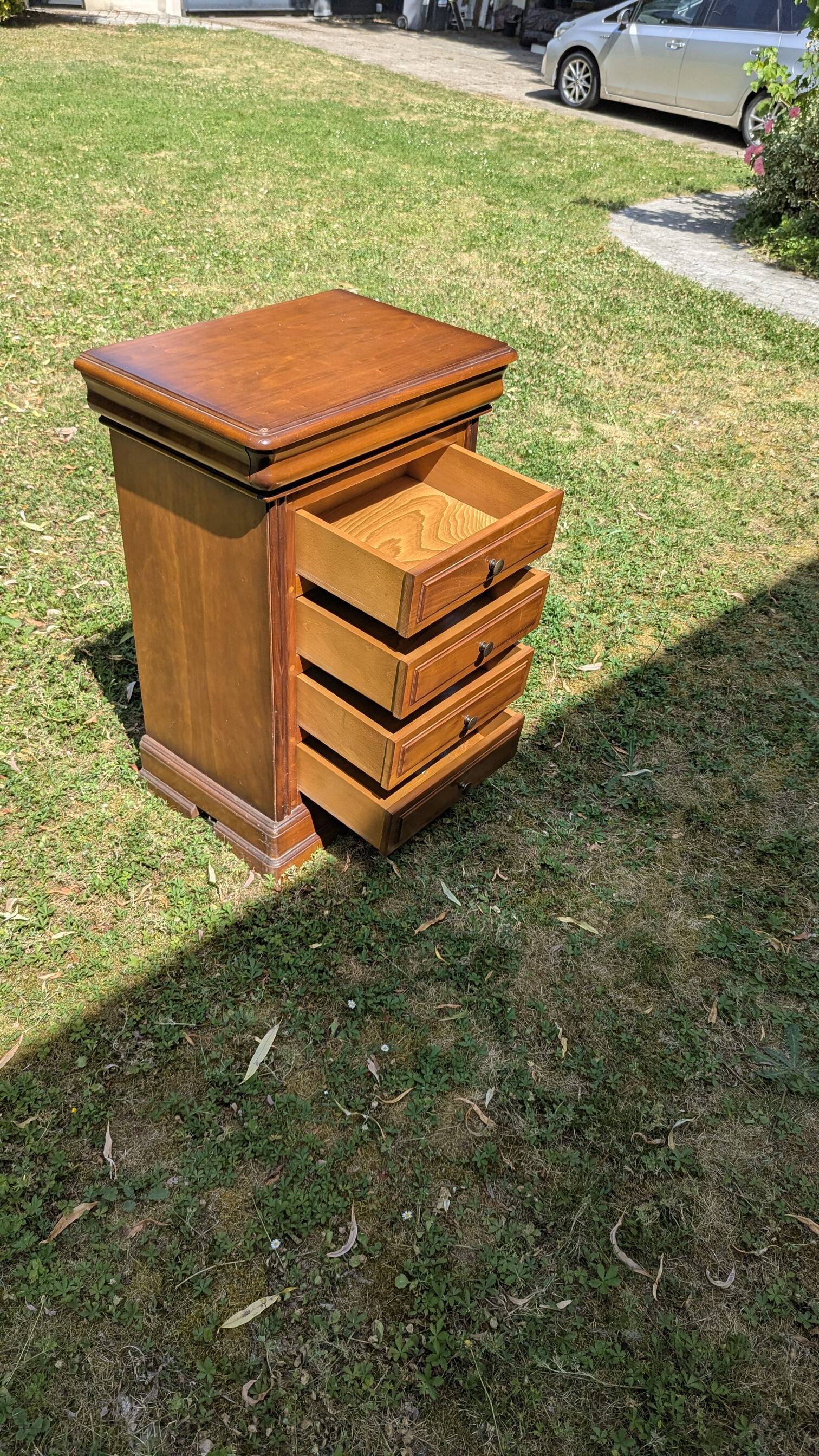 Wooden Louis Philippe style chest of drawers – 4 drawers