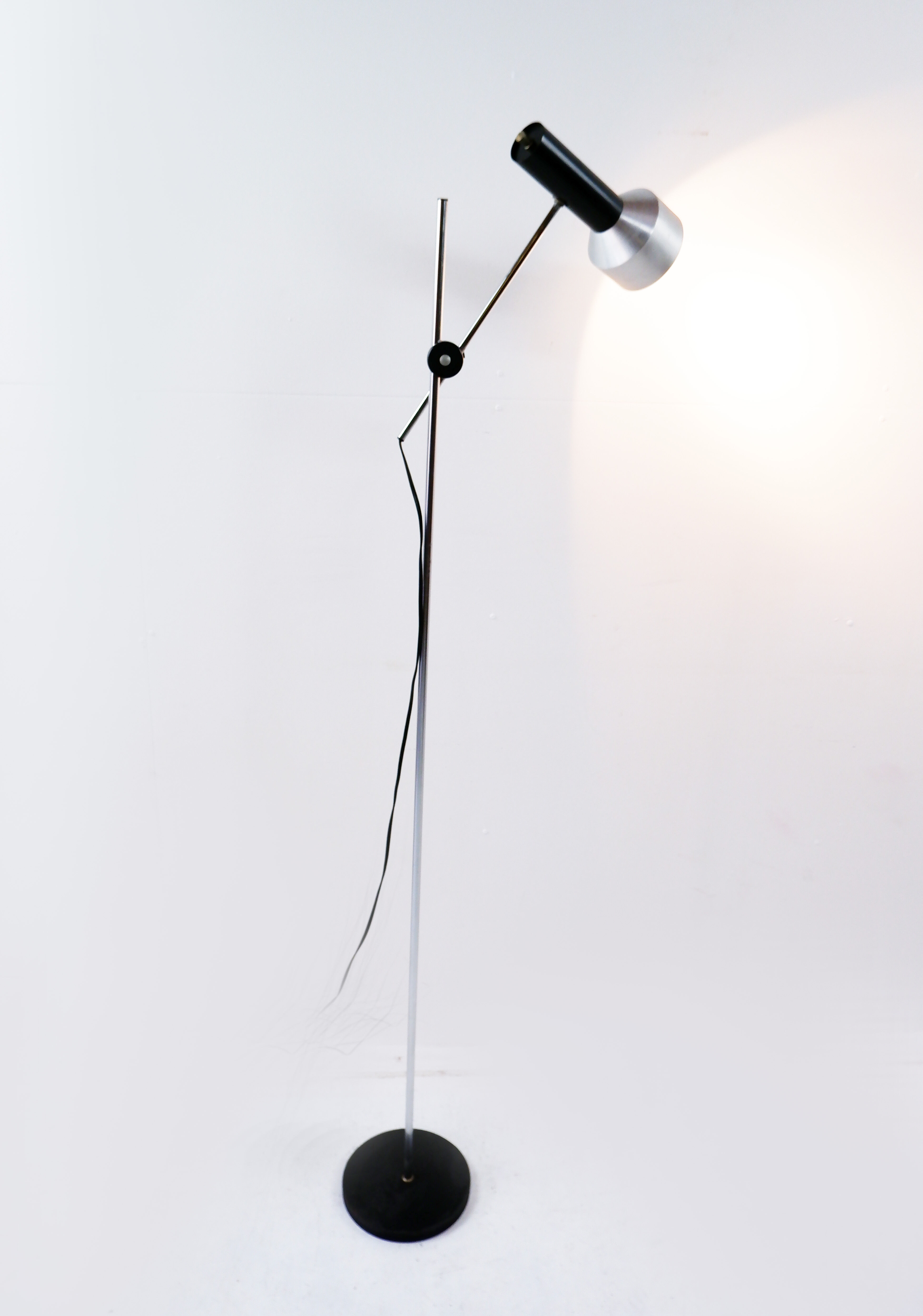 Adjustable pendalarm floorlamp, 1960s
