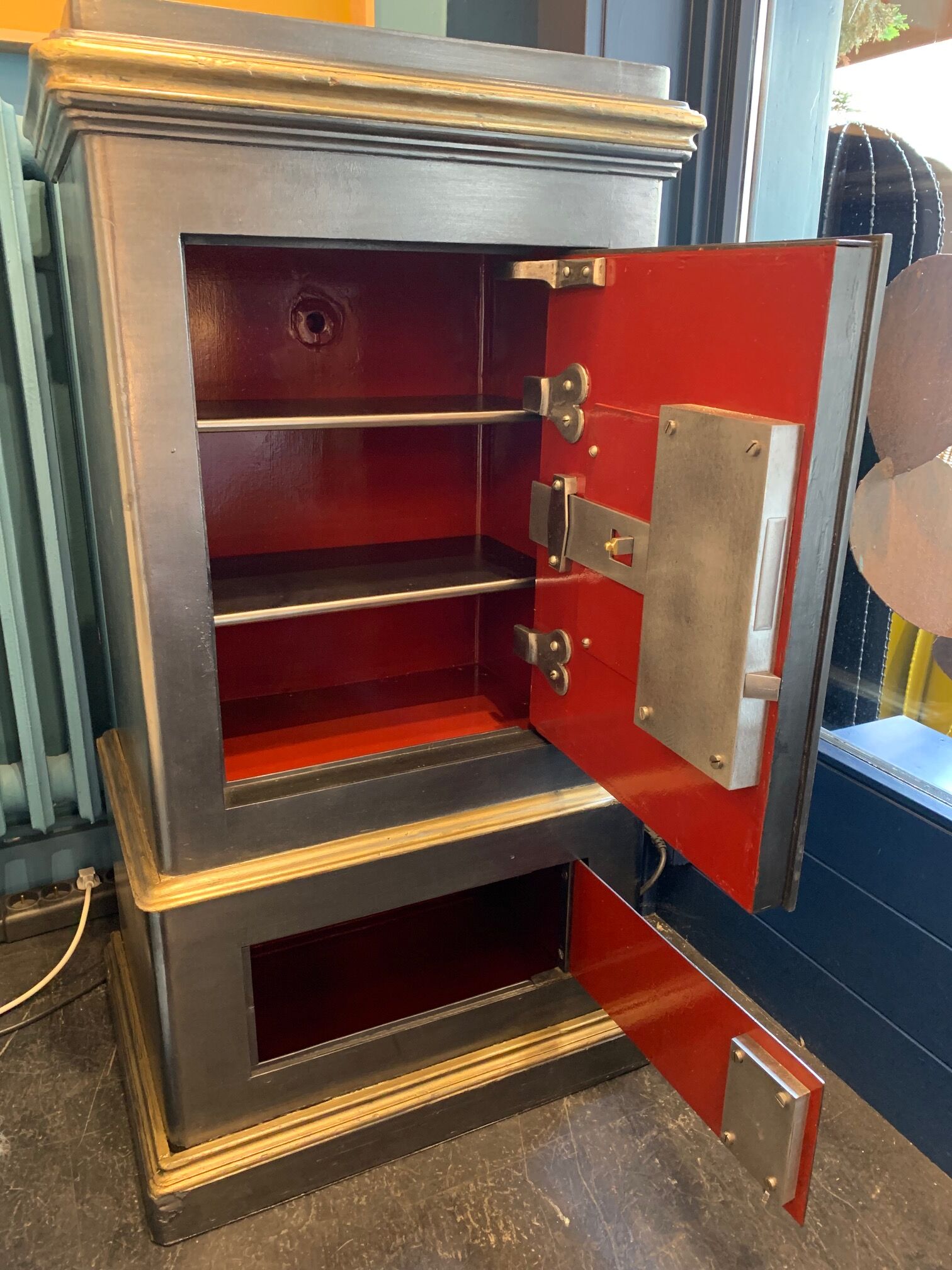 Strong box at the beginning of the 20th century