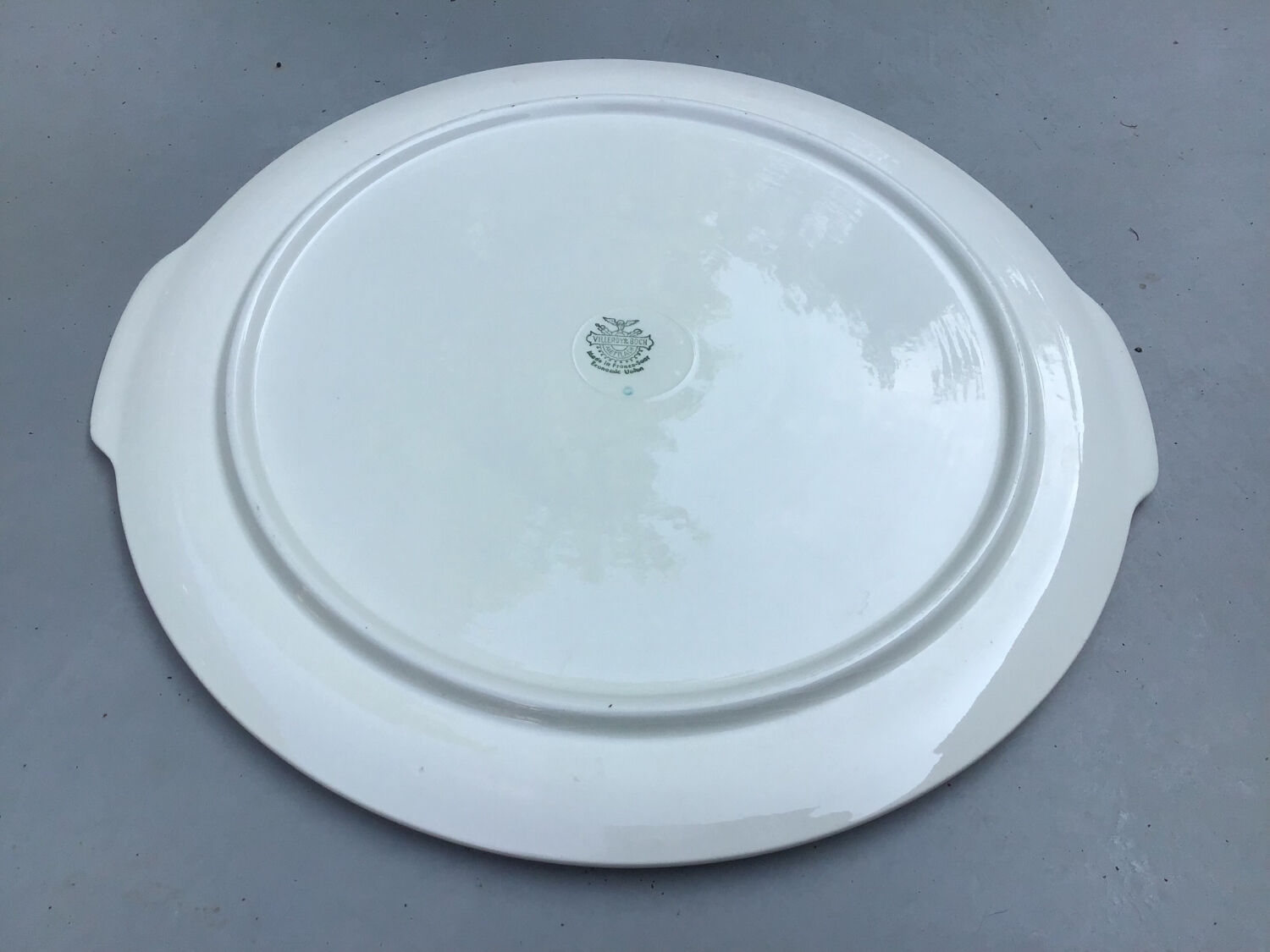 Large sky blue pie dish with gold edging