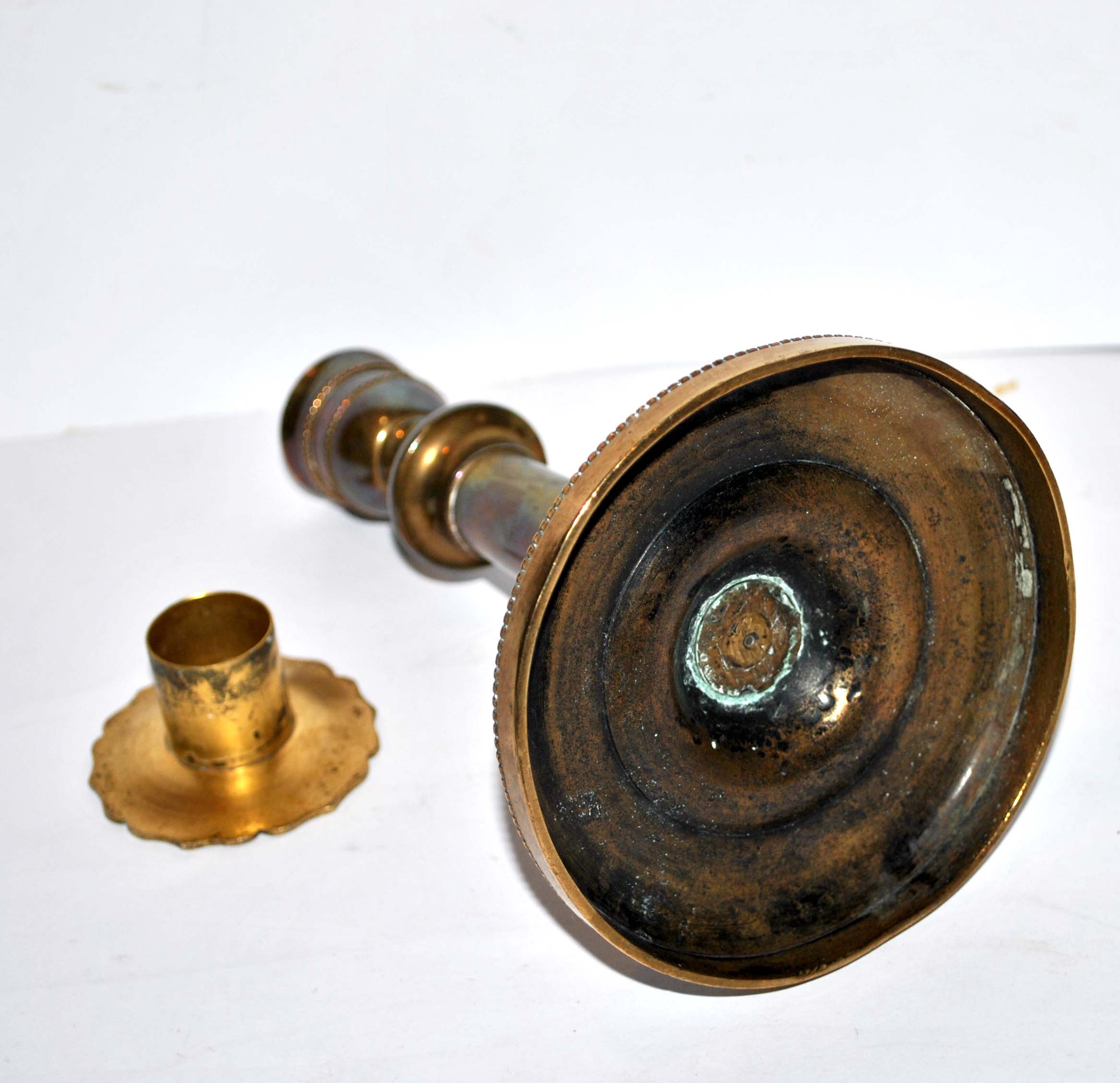 Old candlestick candleholder in gilded bronze, torch with pearl frieze 18cm