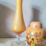 Vase en opaline et potiche
