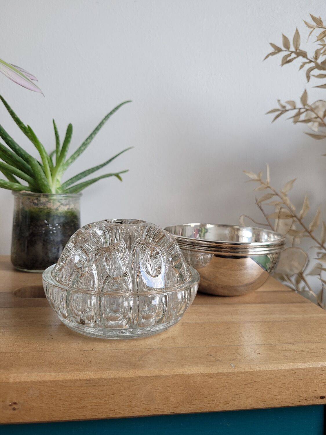 Flower with removable silver foot