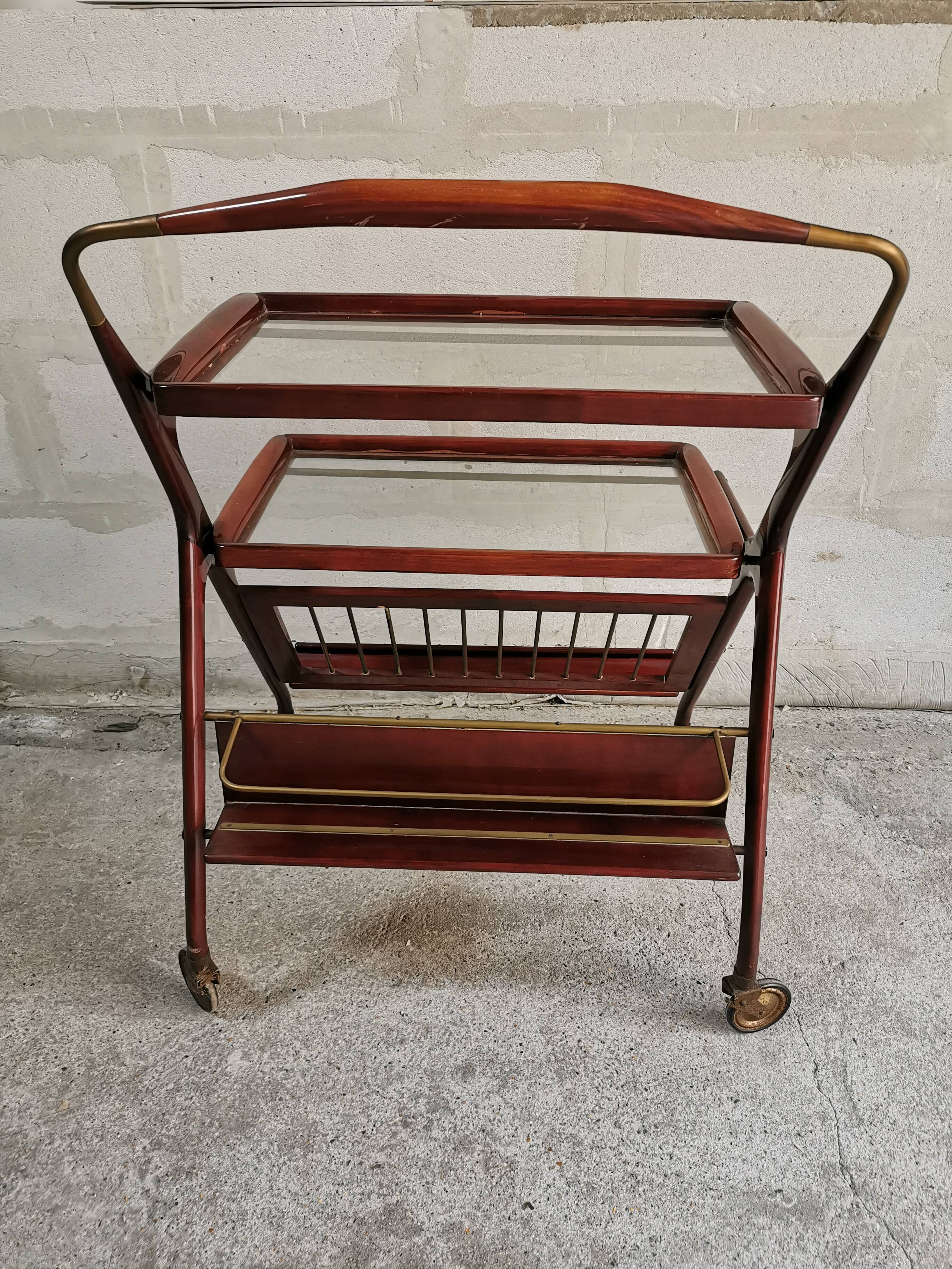 Table, bar trolley on wheels. removable tray. design 50 vintage italy