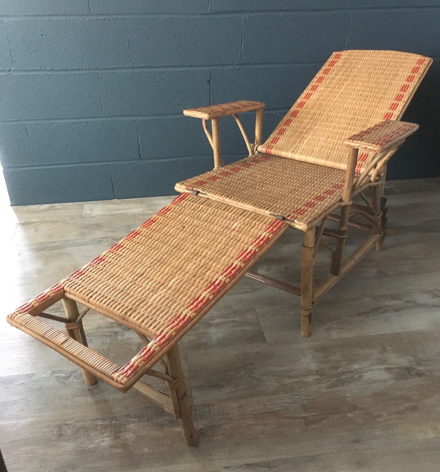 Rattan lounge chair