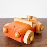Petite voiture en bois