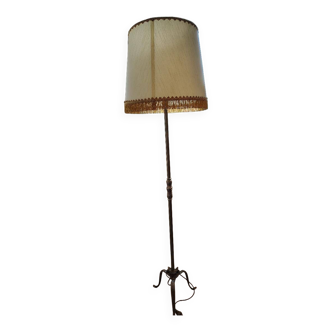 Grande lampe sur pied vintage avec abat-jour à frange - style rétro chic