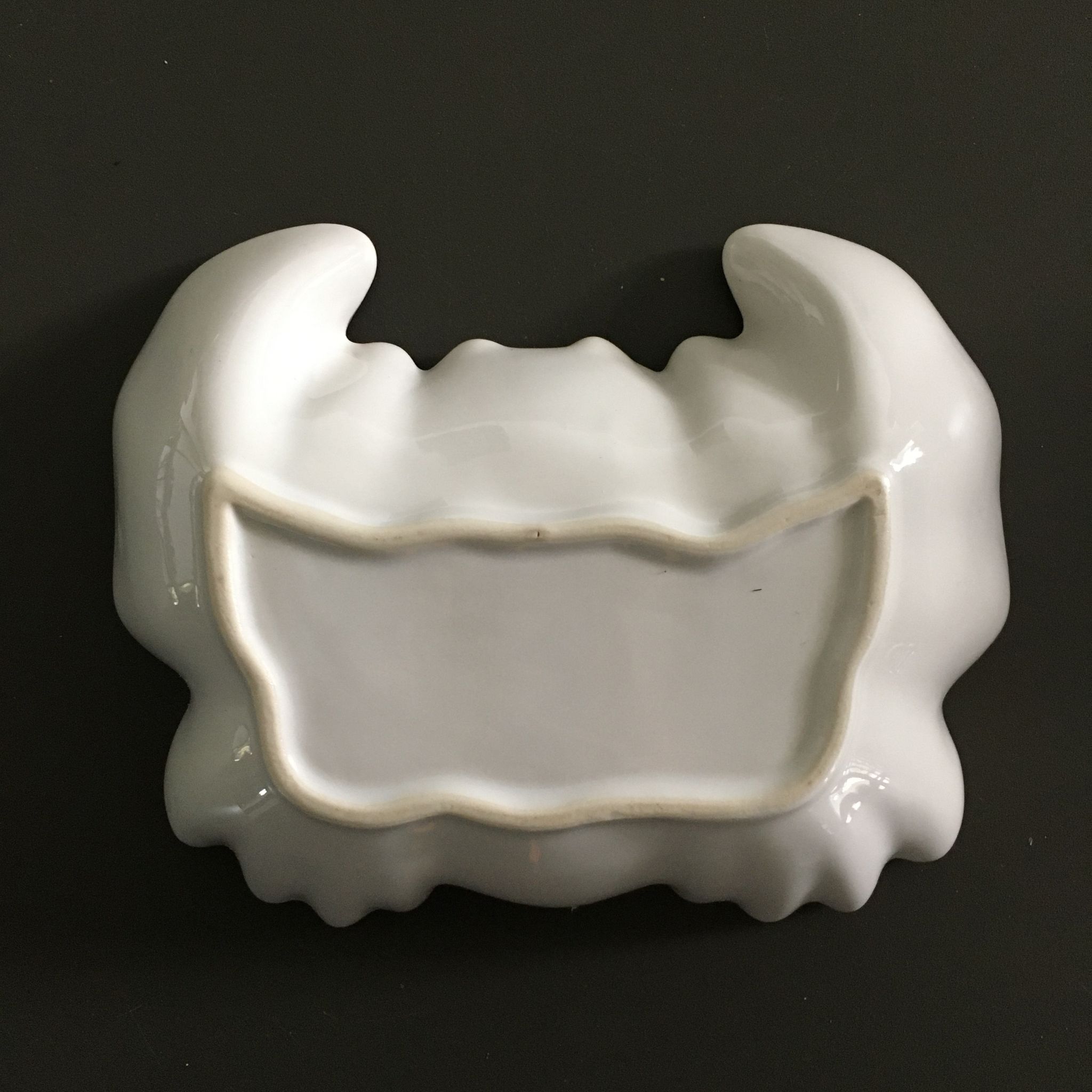 Stylised crab catchall tray