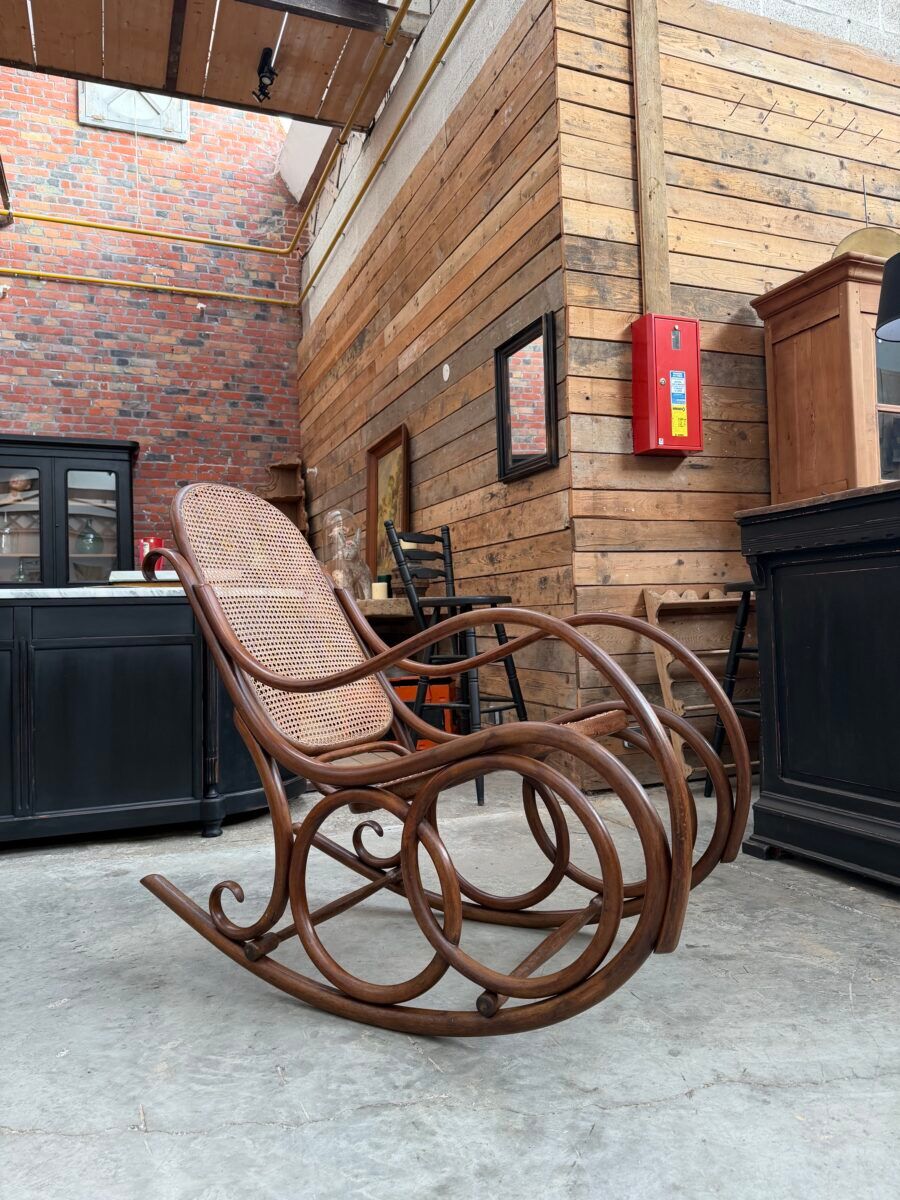 Thonet rocking chair 1900