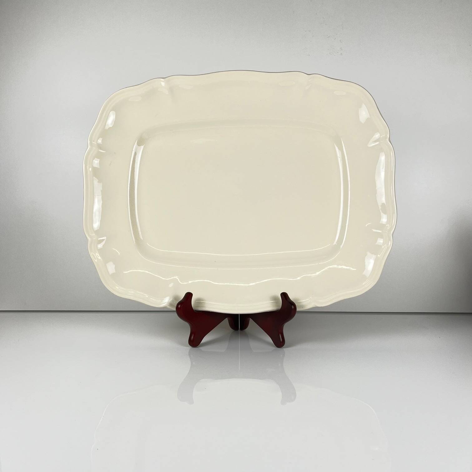 Large rectangular Sarreguemines cream dish, early 20th century.