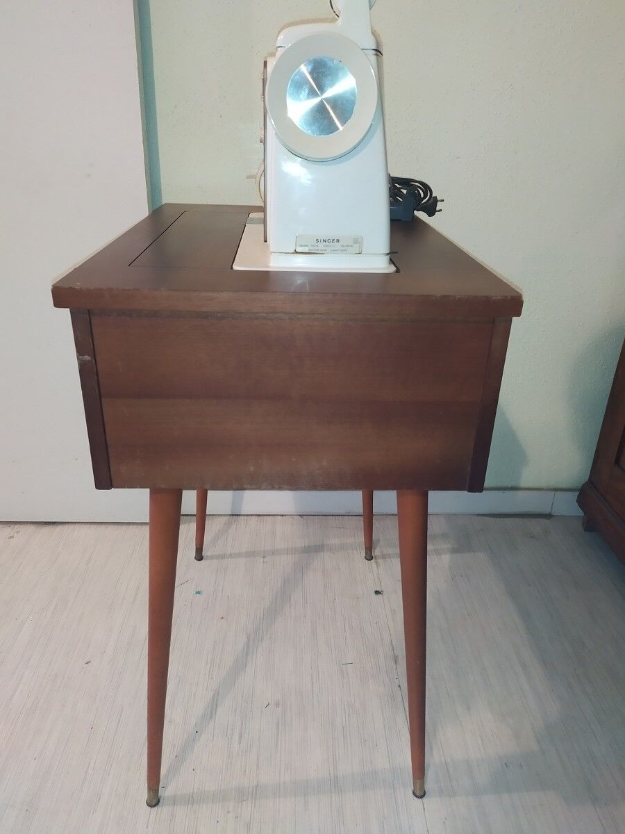 Furniture singer 700 and sewing machine