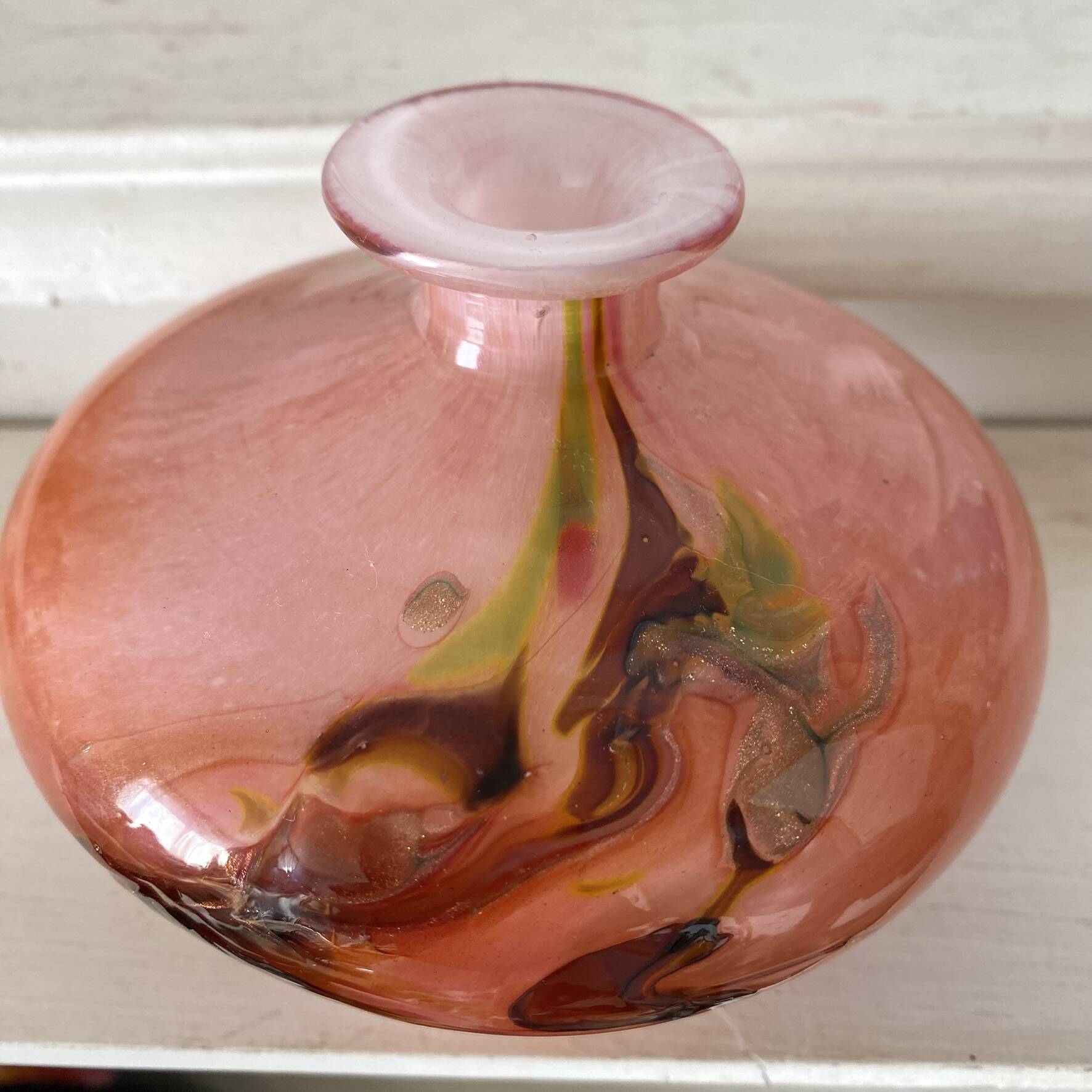Single flower vase signed Gérard Torchaux, Art glass.