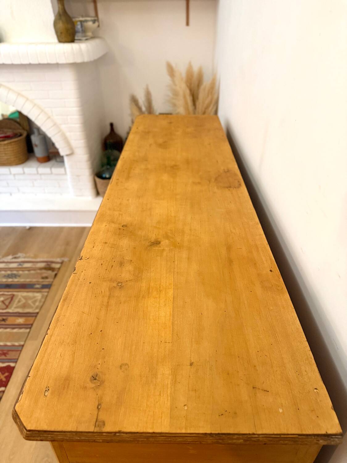 Buffet ancien en bois massif