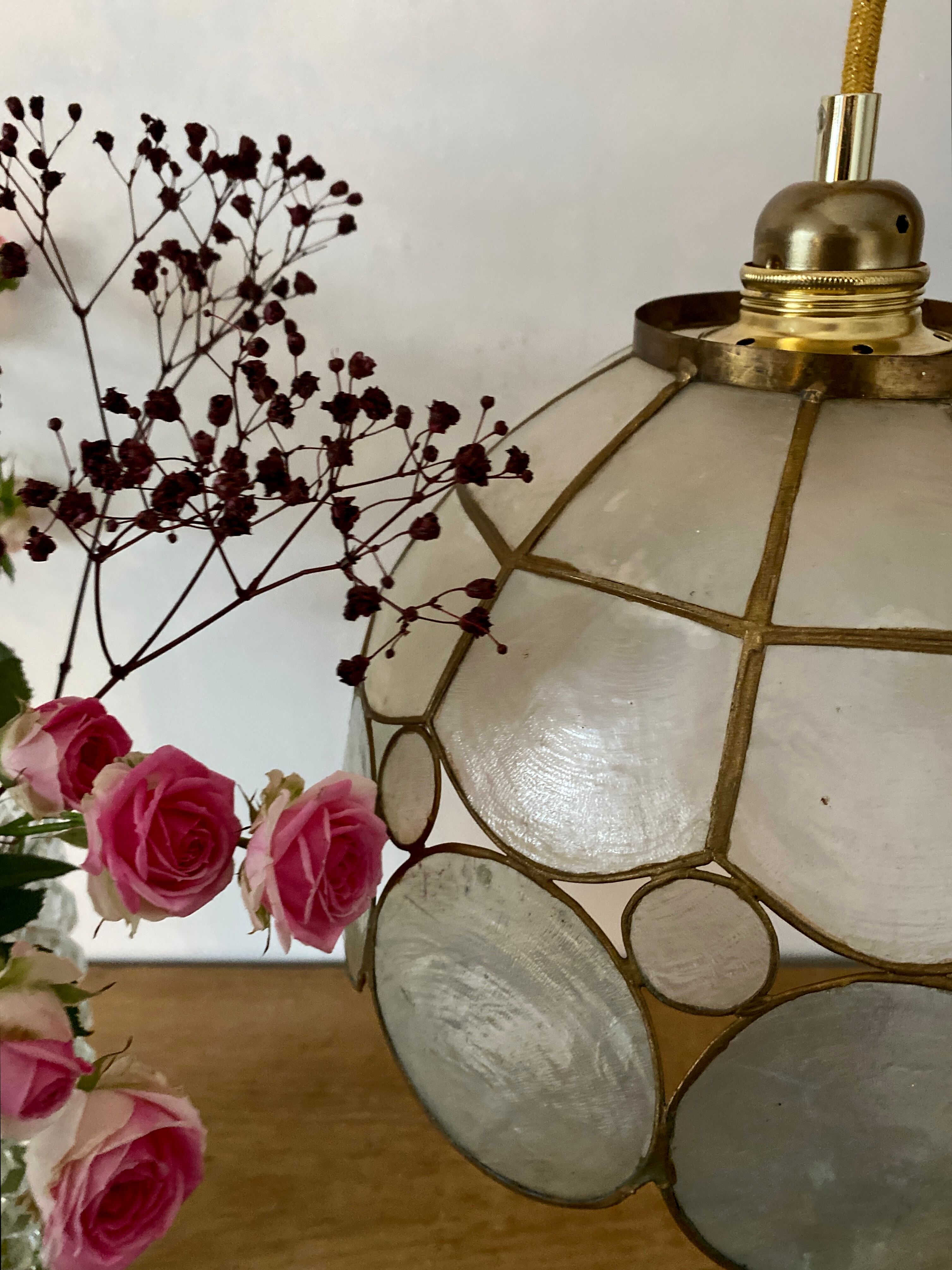 Vintage lampshade suspension in mother-of-pearl and brass