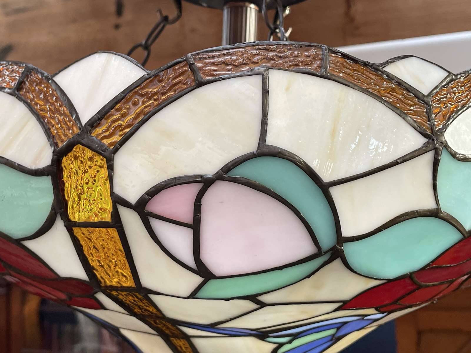 Tiffany-style glass pendant light
