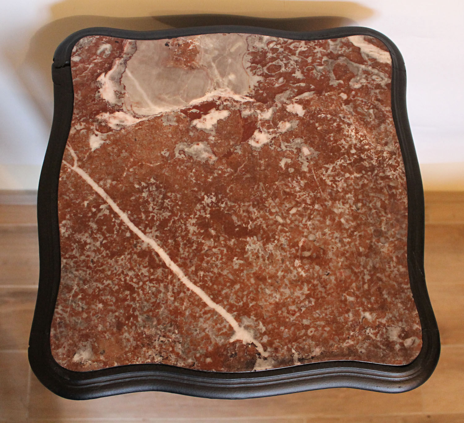 Table de chevet Louis XV patinée noire