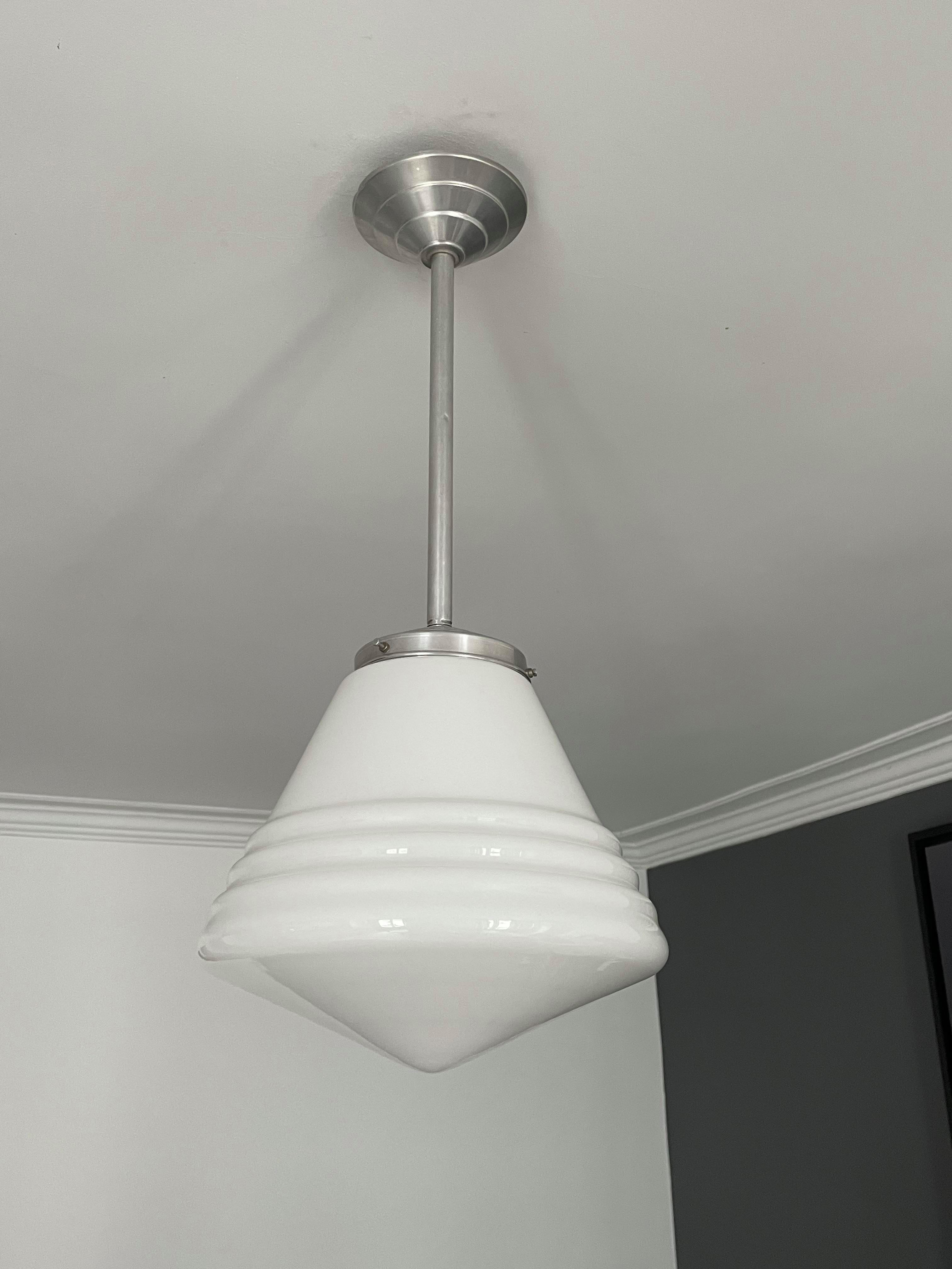 Chandelier art deco, opaline and chrome metal, France 1930