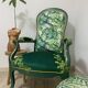 Fauteuil Louis XV en velours brodé et jungle, rénové