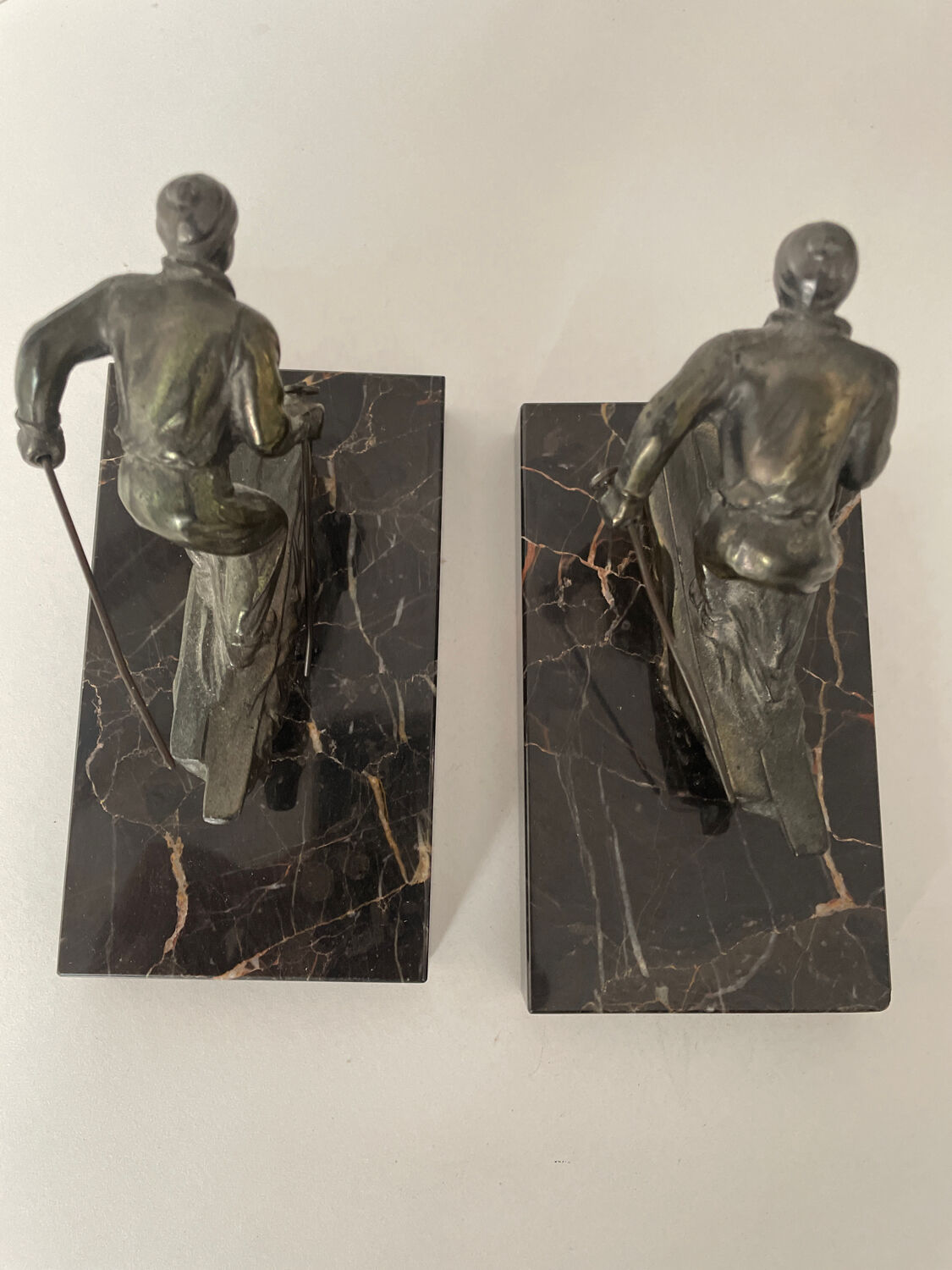 Greenhouse books Art Deco skiers