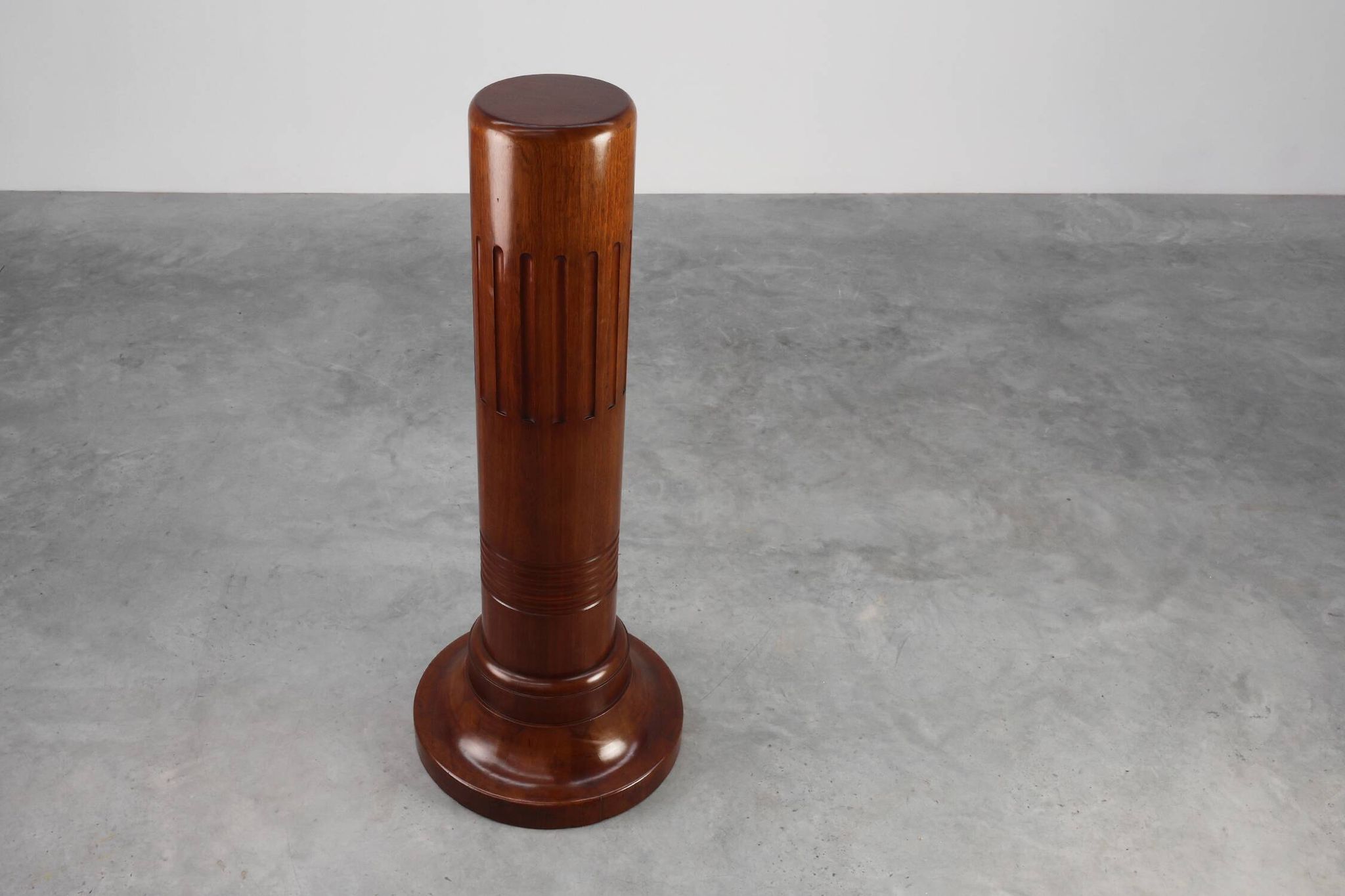 Sculptural Art Deco solid Wooden Pedestal, France ca. 1925