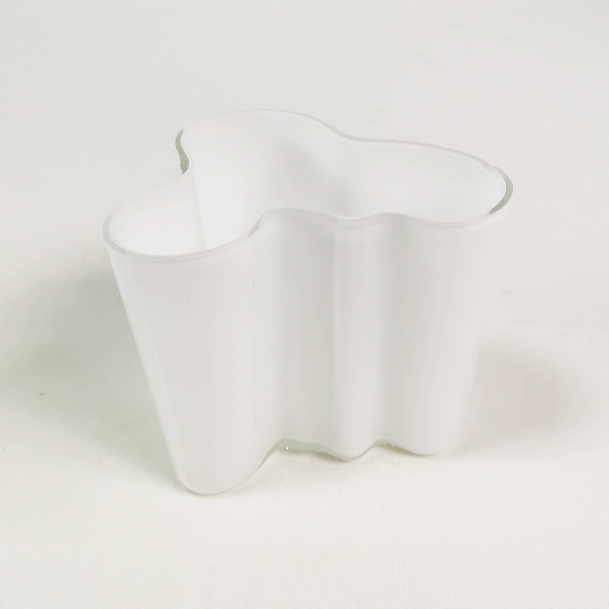 Mid Century pair of vases - glass vessels, Littala, designed by Alvar Aalto, Finland, 1980s.