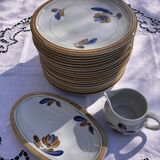 Service of flat plates Boch Keramis La Louvière Belgium for 19 settings.
