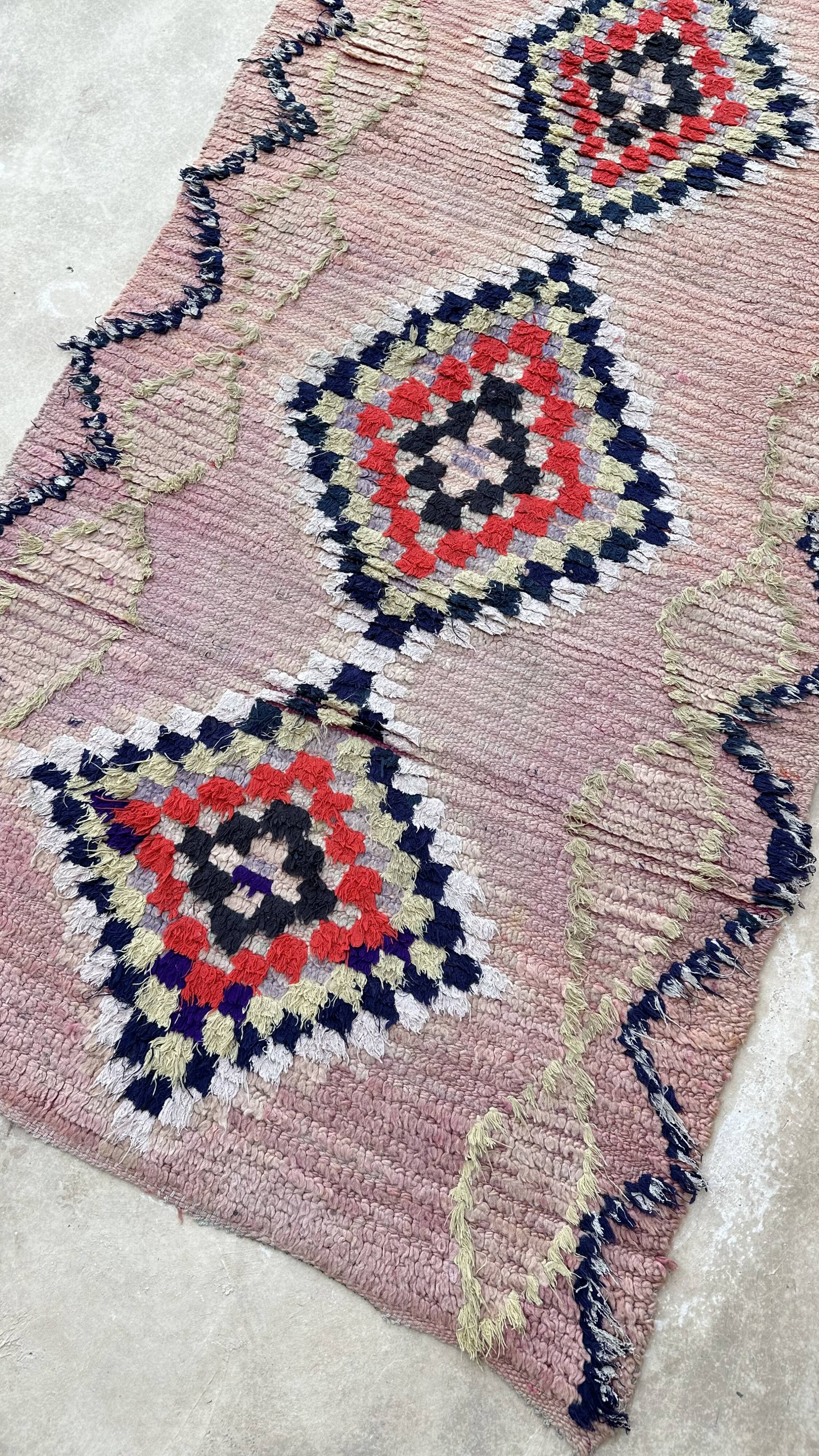 Moroccan carpet boujad pink - 102 x 300 cm