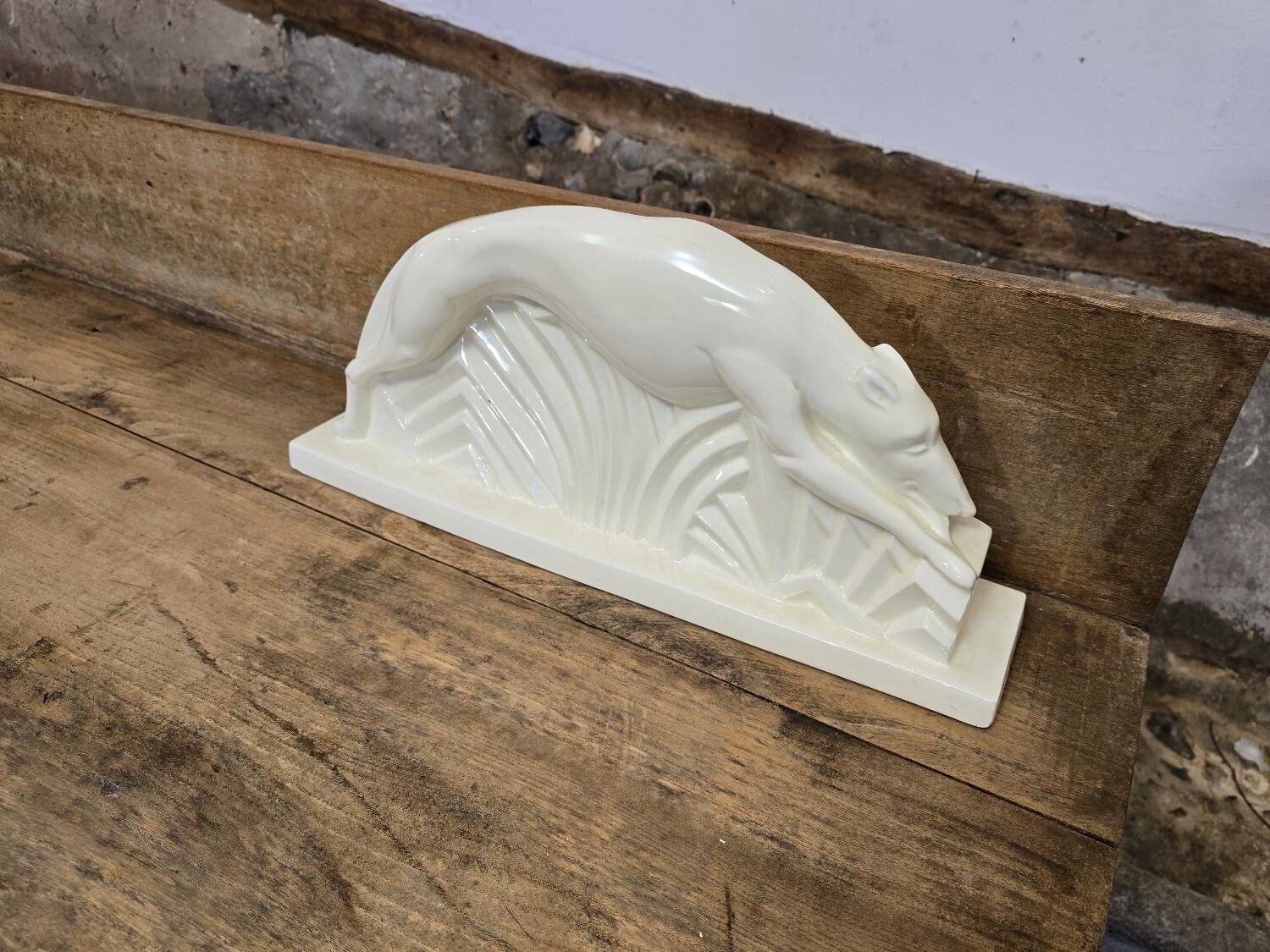 Sculpture en faïence émaillée blanche "lévrier en course" Abel René-Philippe