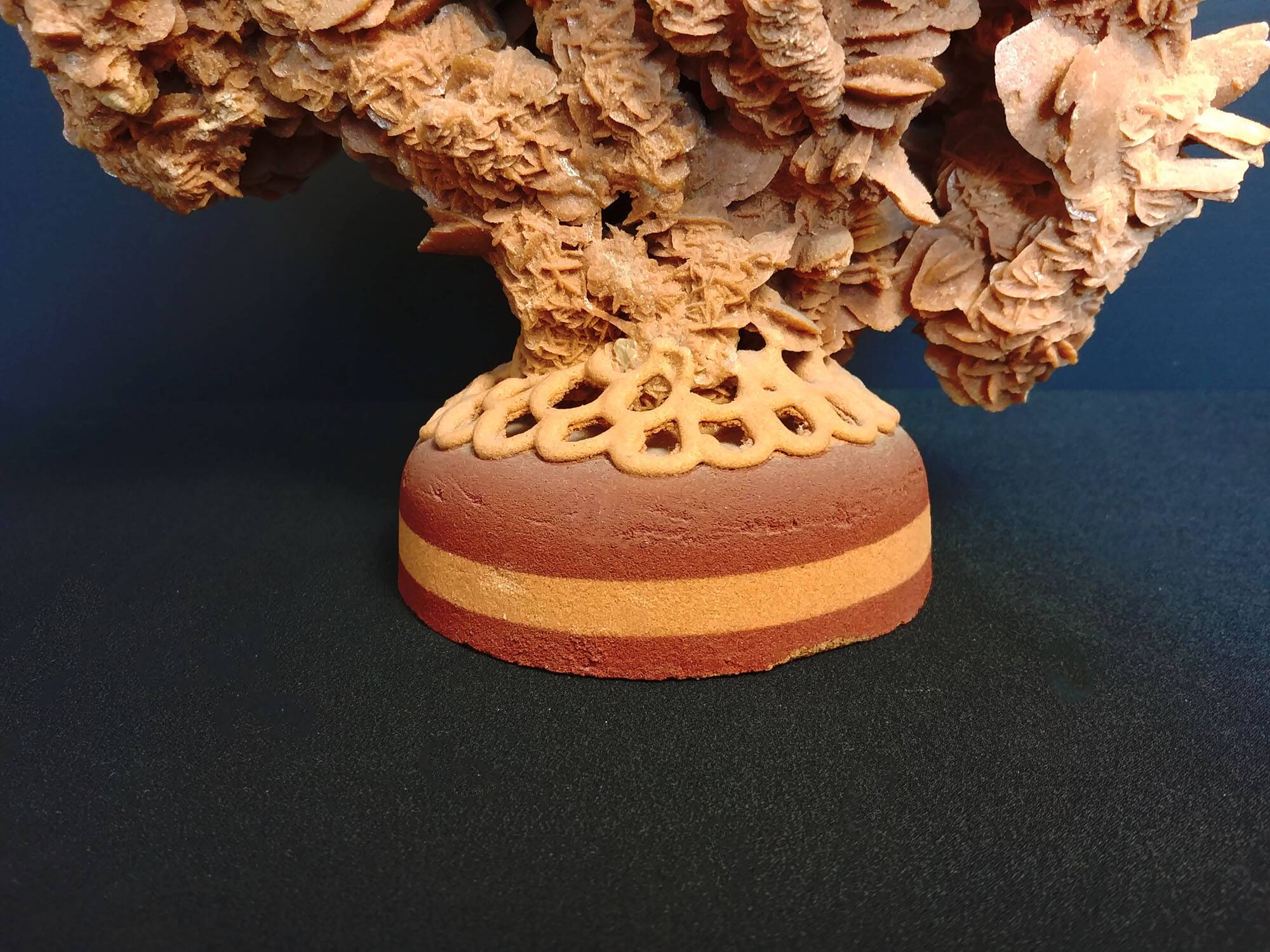 Exceptional rose des sables on a trimmed stem.