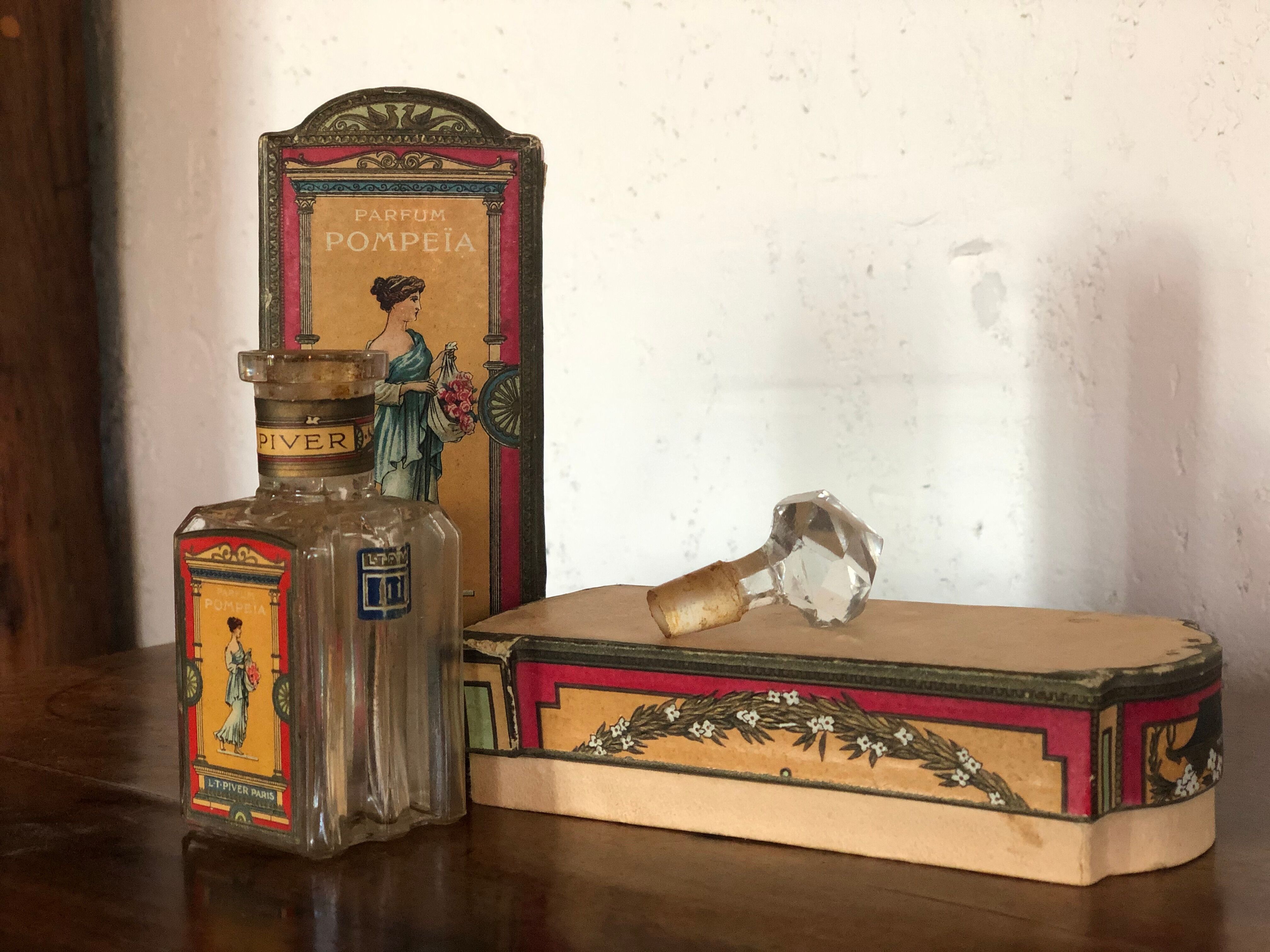 Old flacon with louis-toussaint piver Pompeia box 1907 empty year
