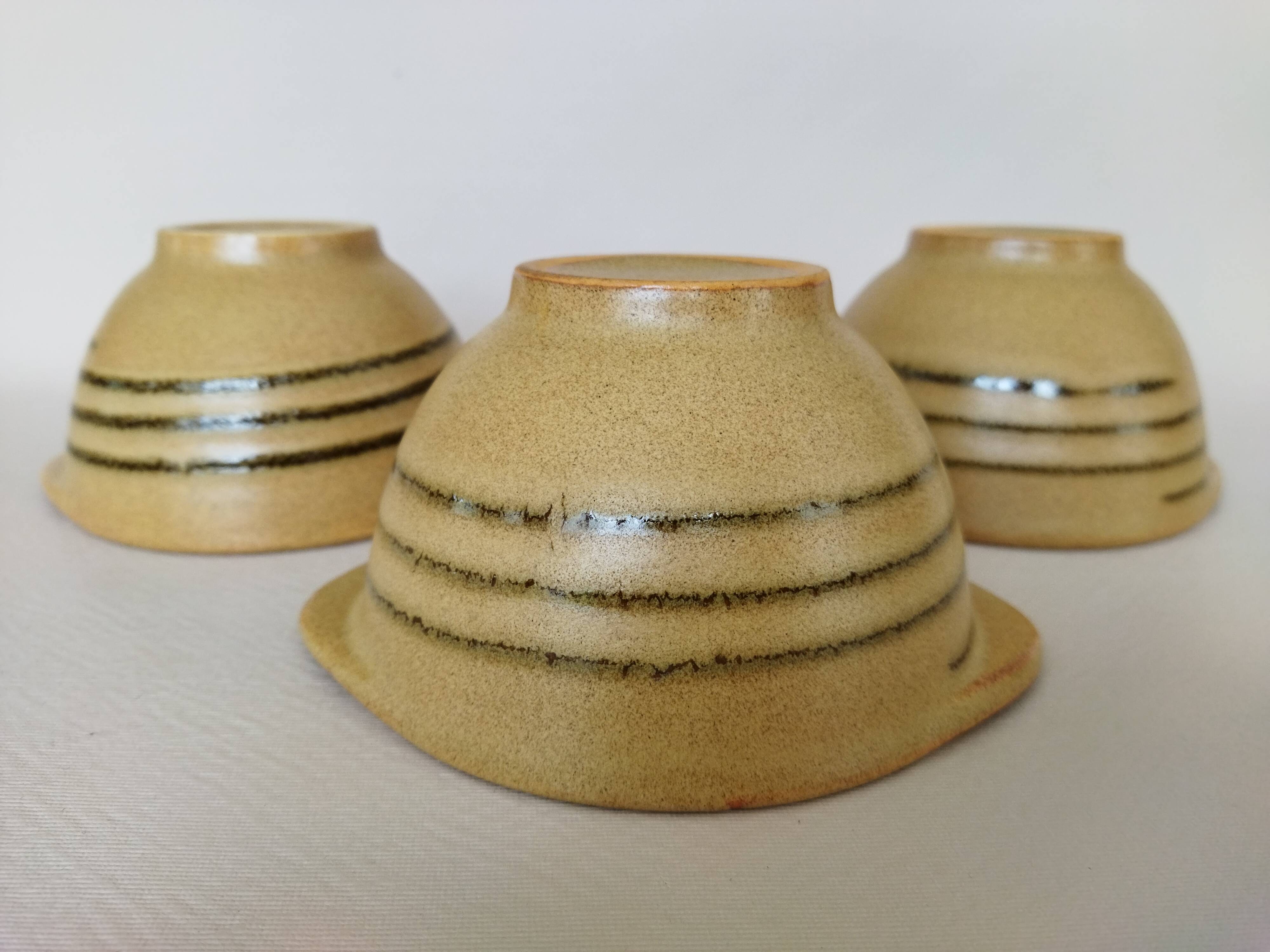 3 ear bowls in Sarreguemines sandstone