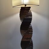 Metal foot lamppost