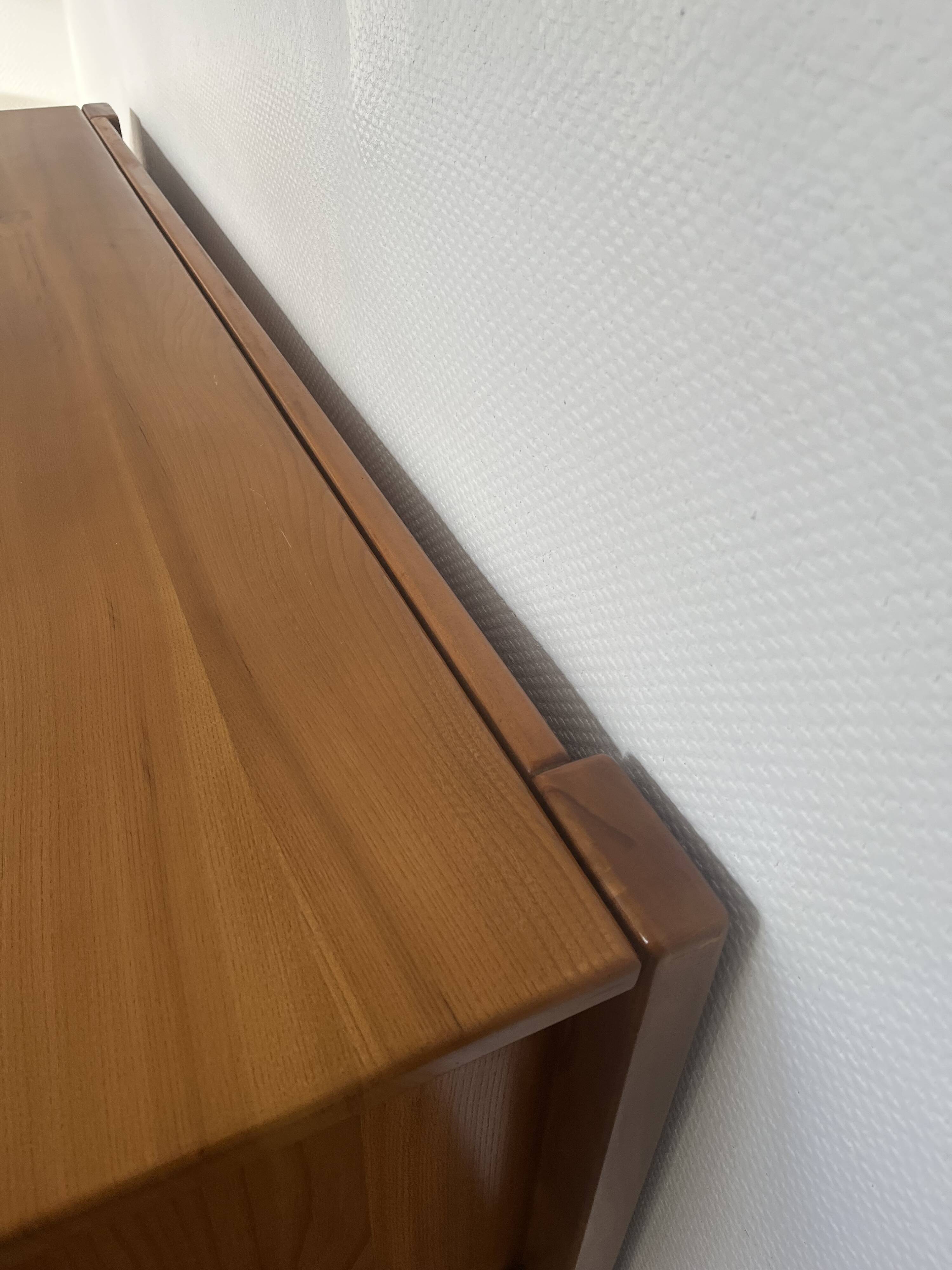 Bureau en orme de la Maison Regain