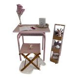 School desk assembly and its seat