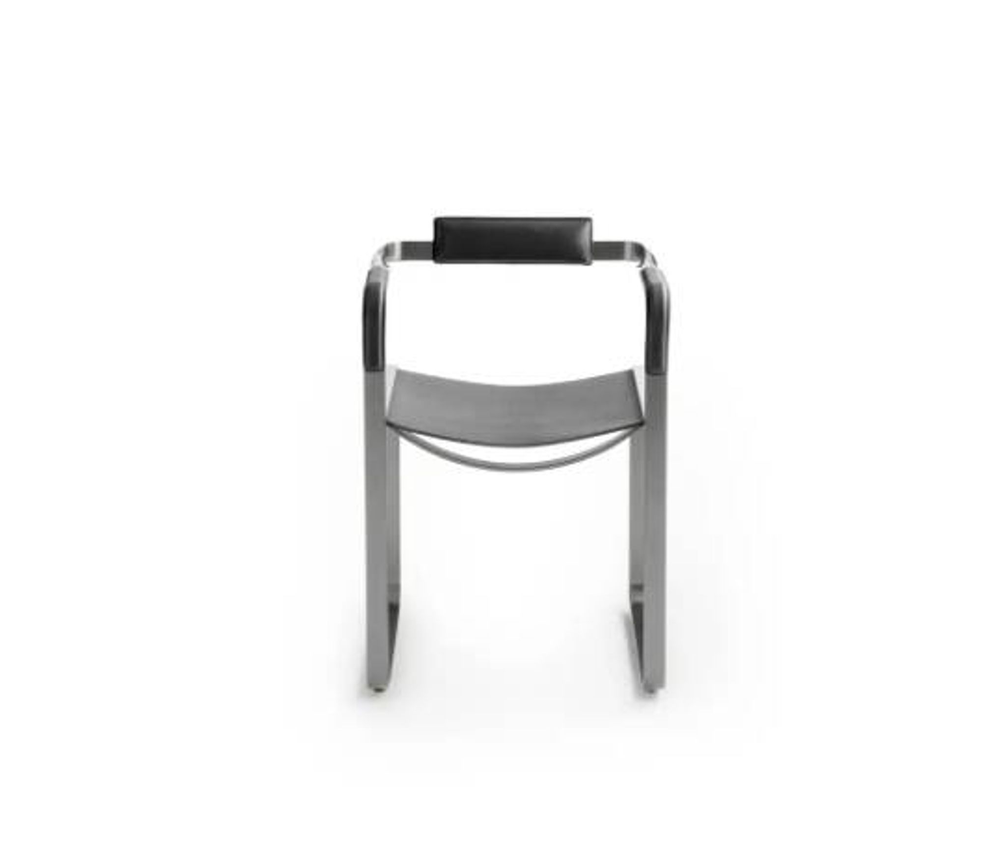 Wanderlust bar stools with black backrest and metal.