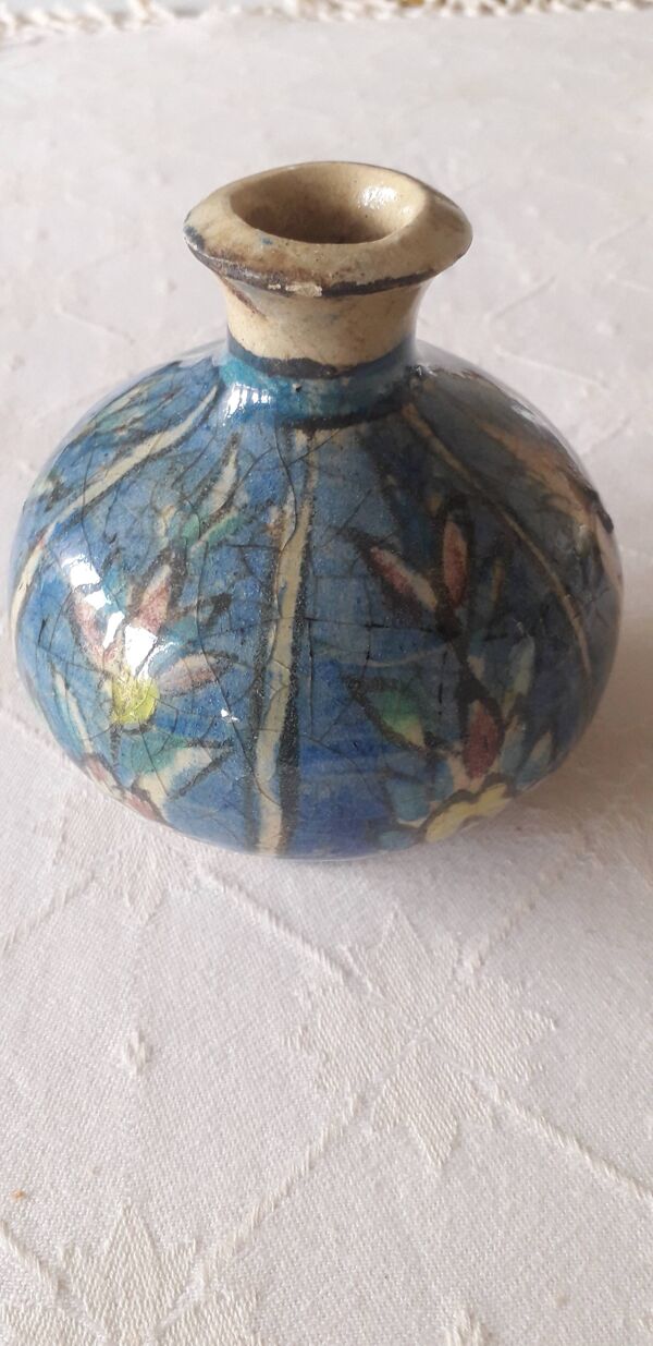 Vase ancien très original