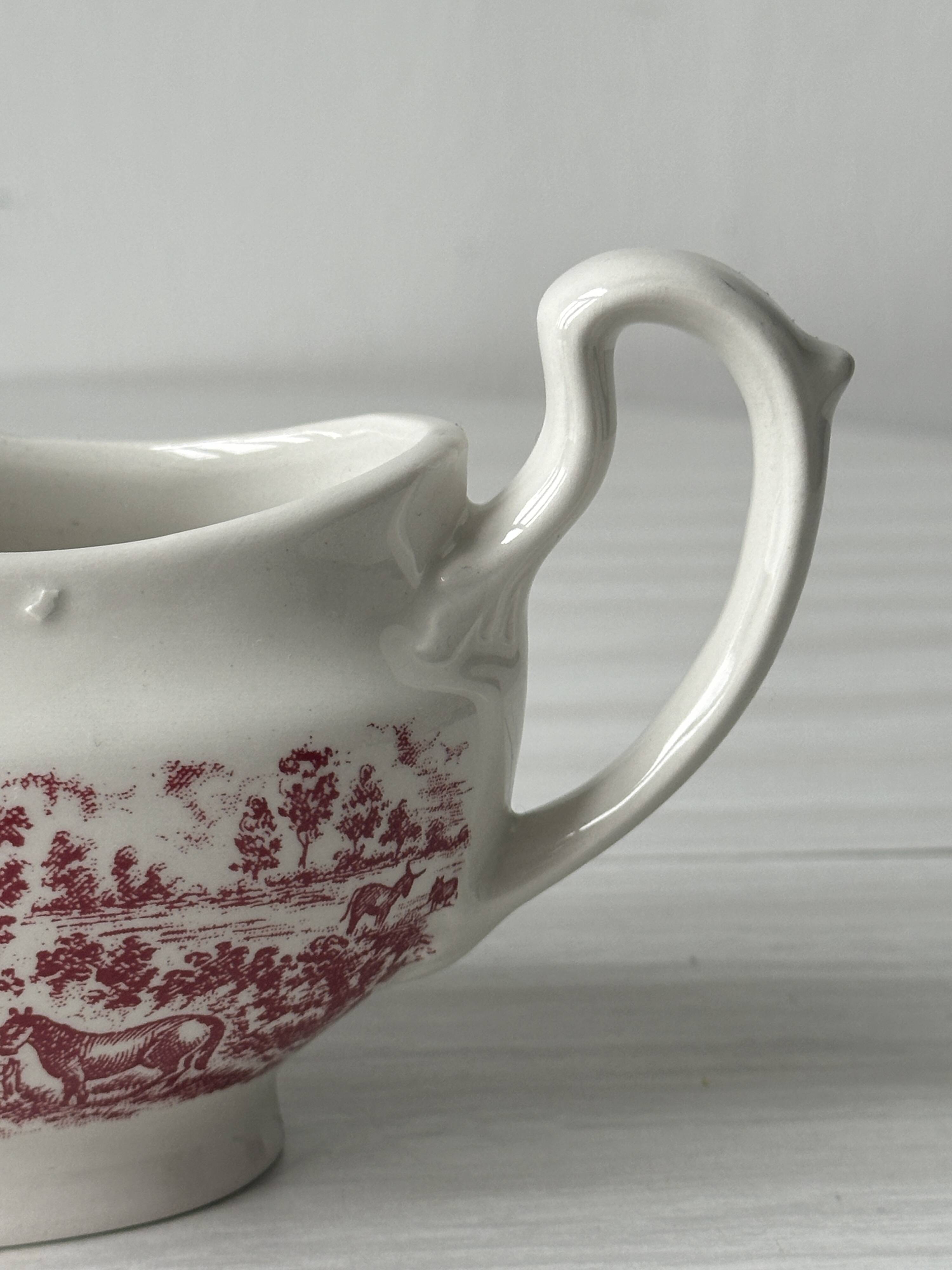 Porcelain gravy boat 'The constable series Bicentennial' pink
