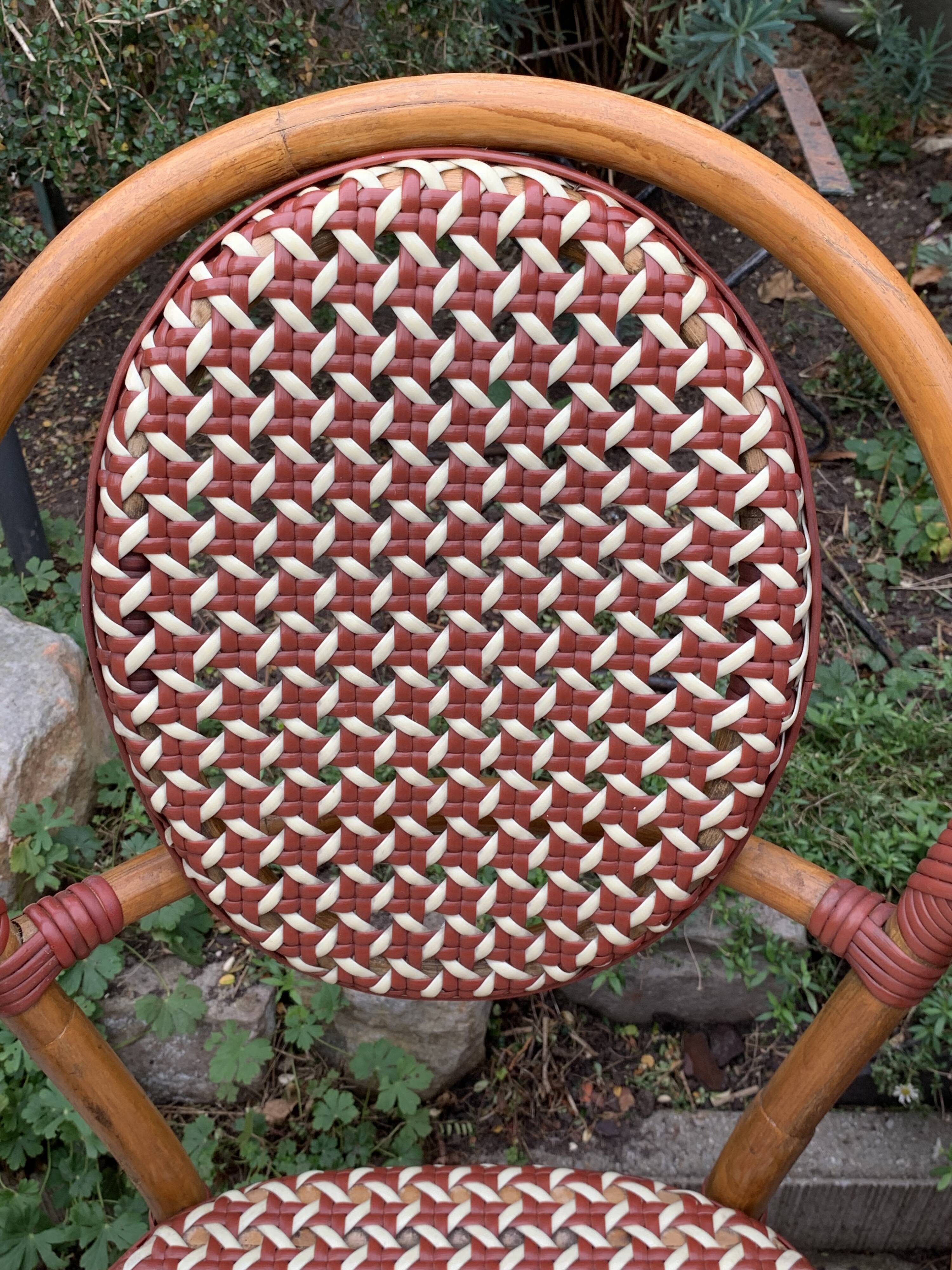Paire d’anciennes chaises de bistrot terrasse