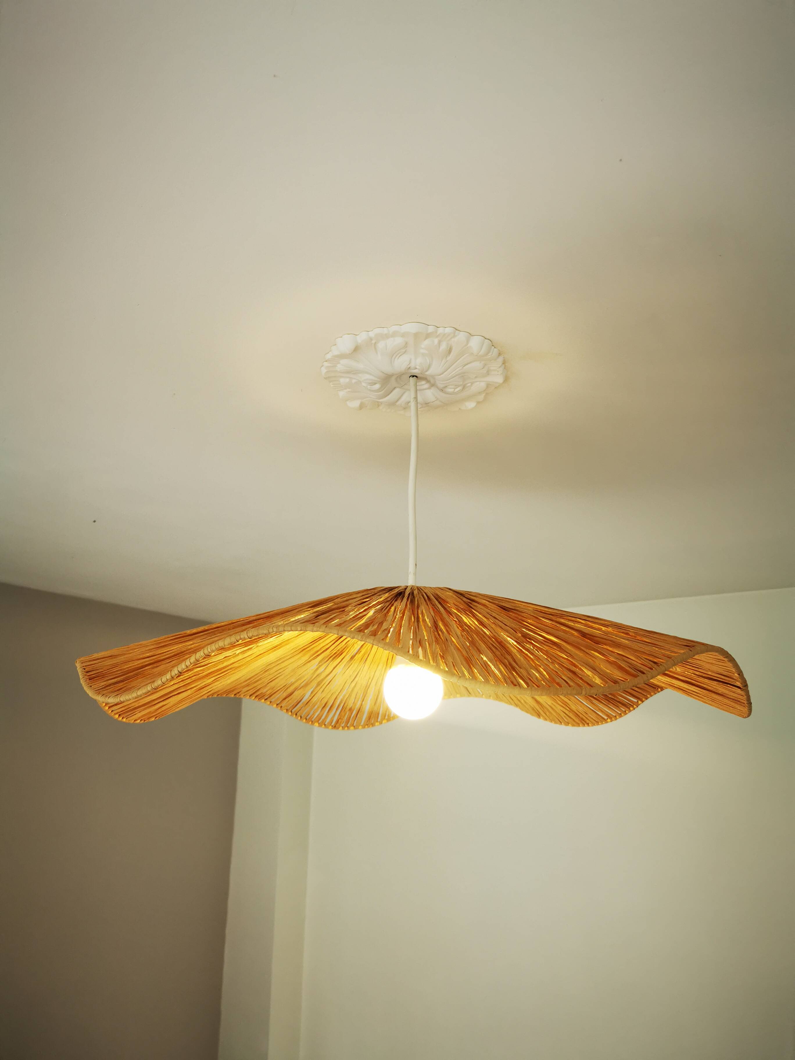 Suspension in raffia braided 65 cm