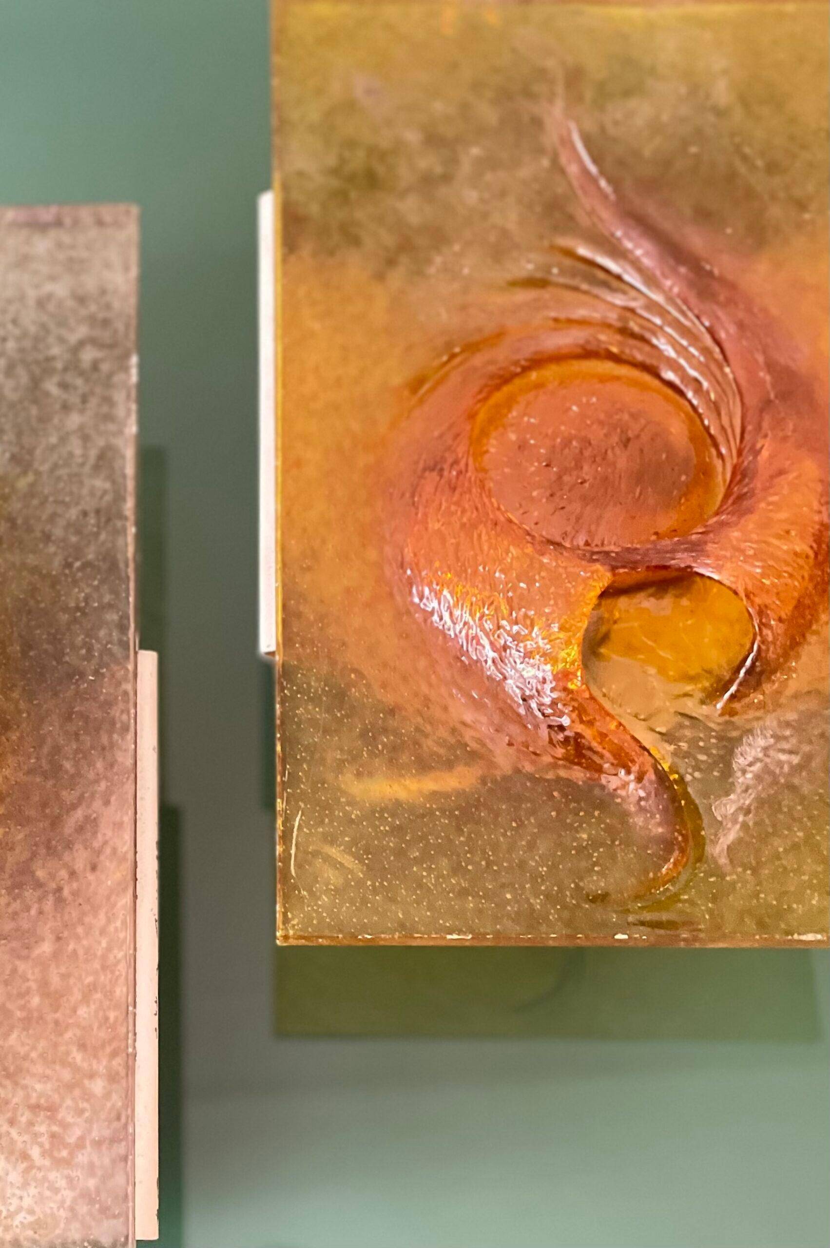 Resin and Metal Wall Lamp