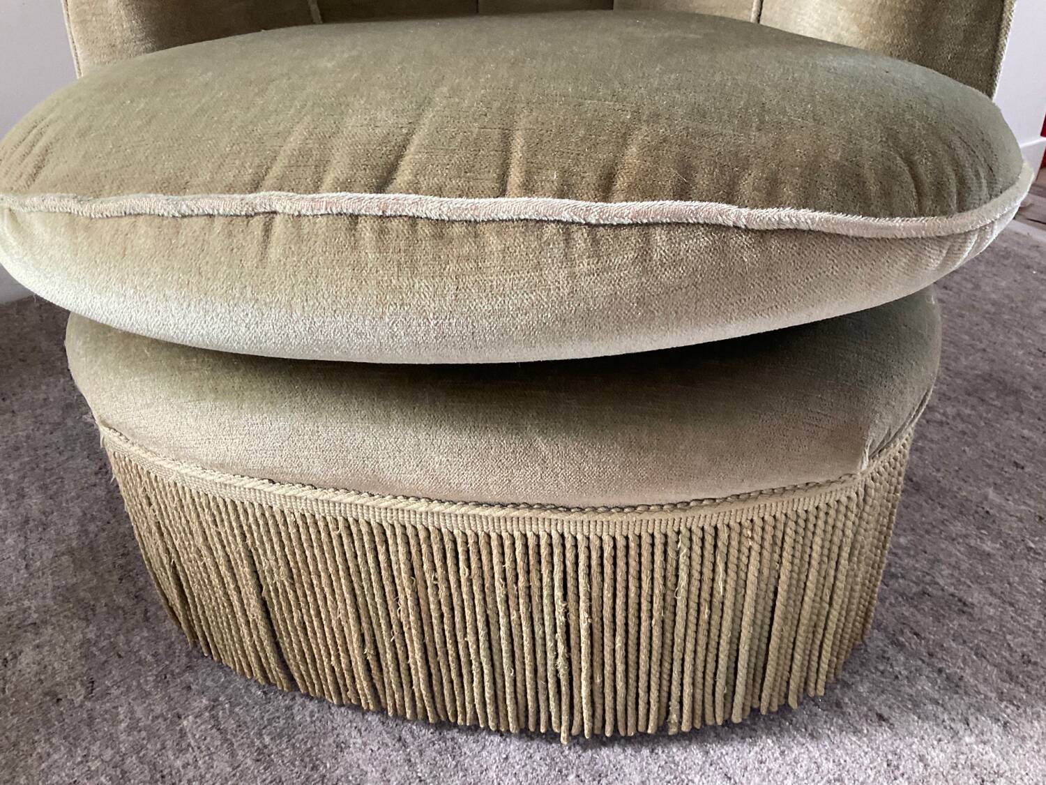 70s toad armchair in green velvet