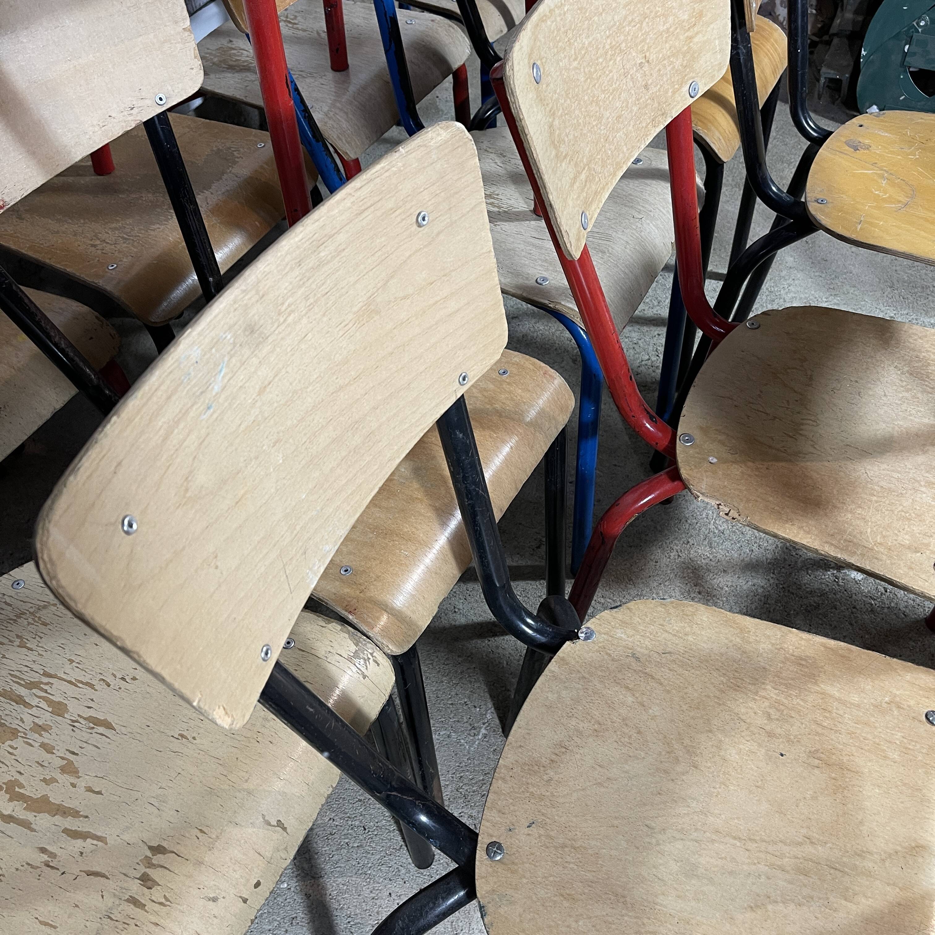 Set of 16 school chairs