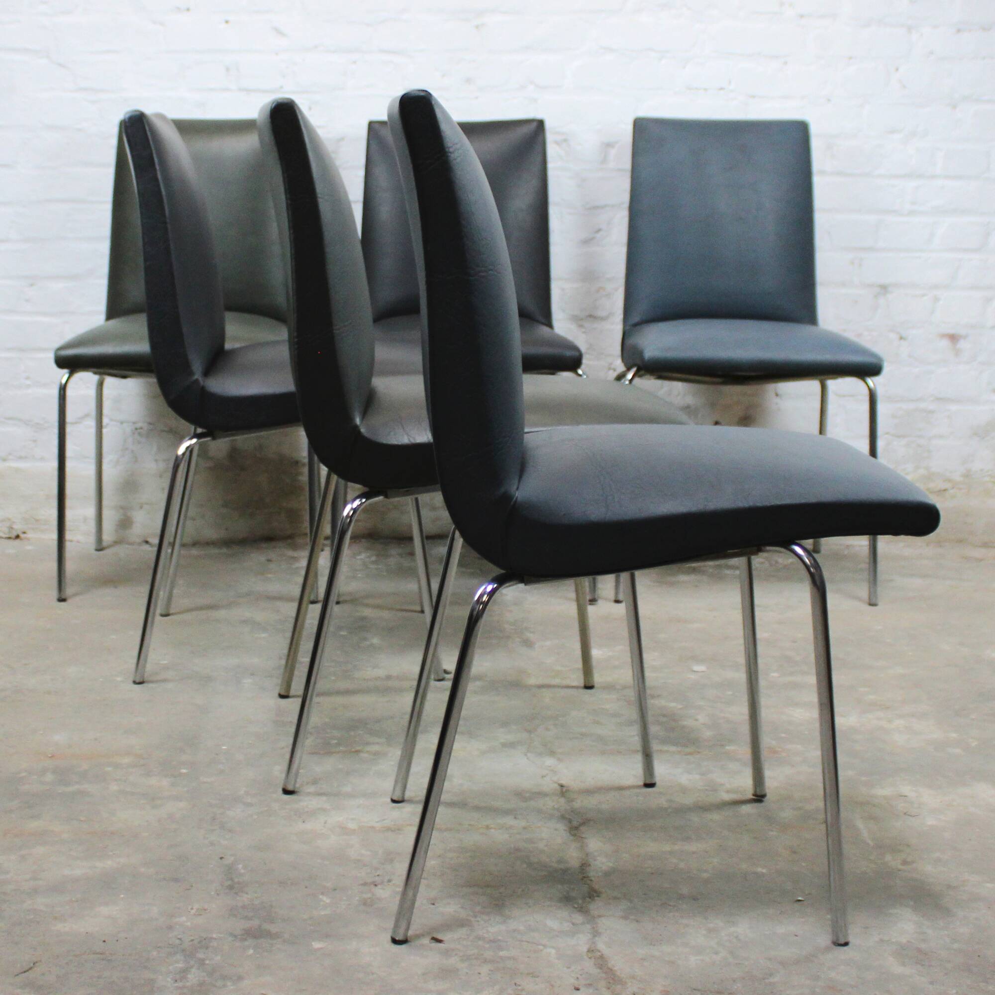 Set of 6 Robert chairs by Pierre Guariche for Meurop 1960s