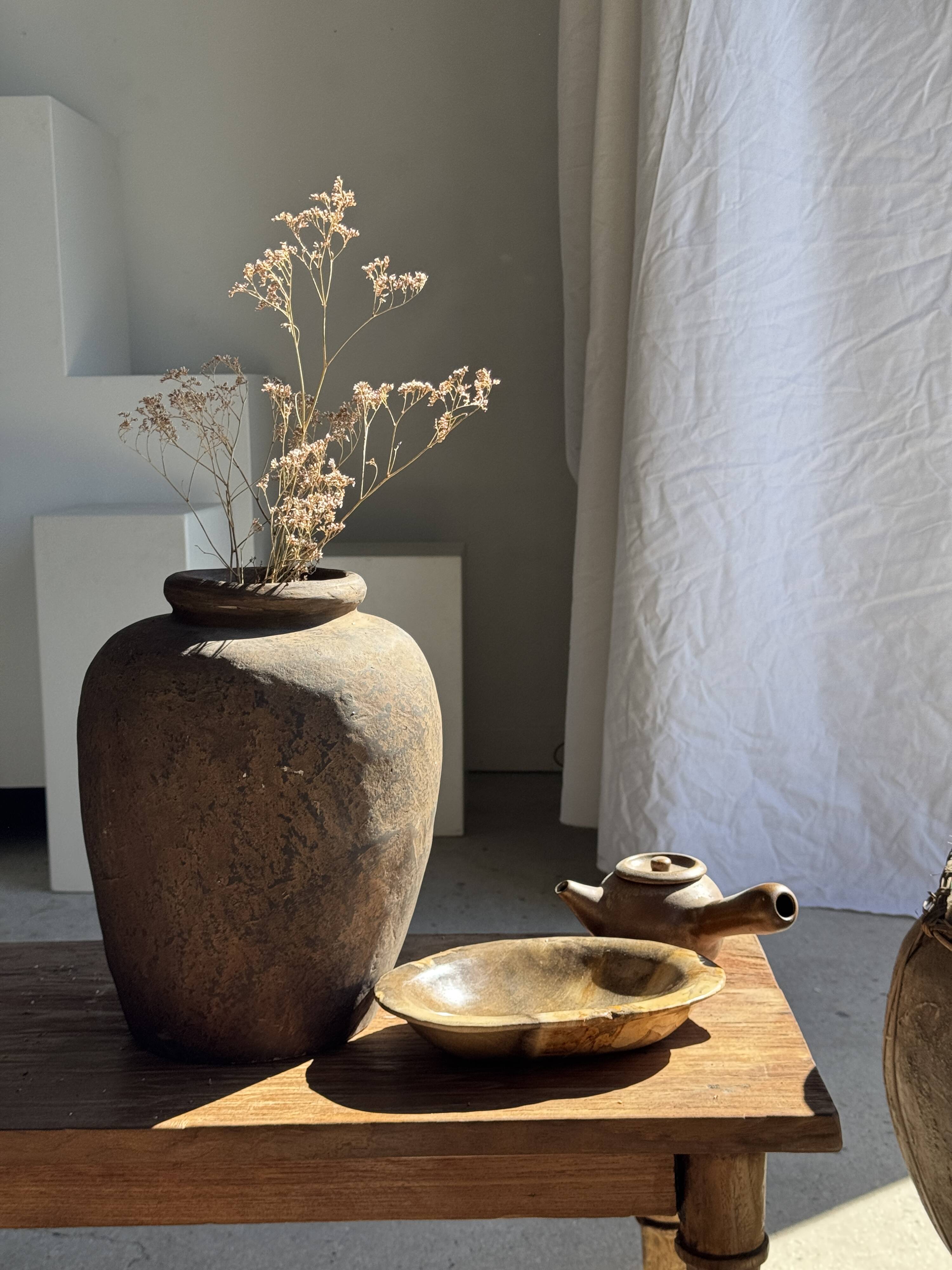 Vase de Borneo en terre cuite brun (1) H35 D23