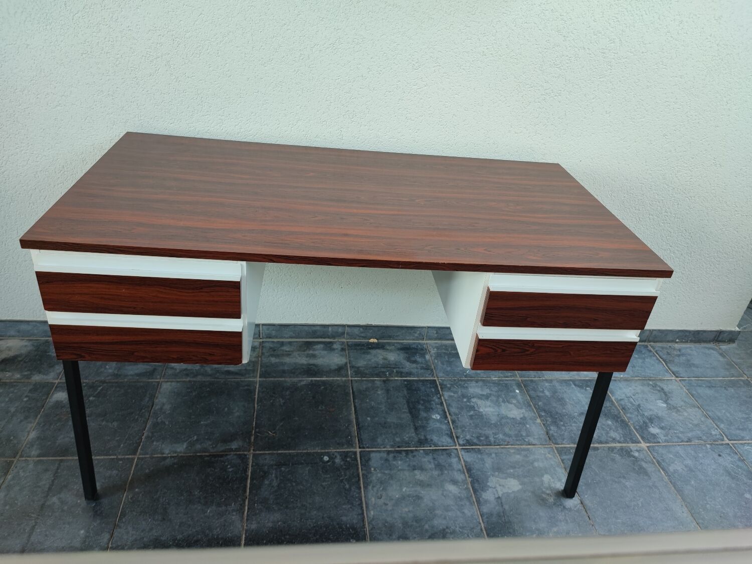 Minimalist formica desk