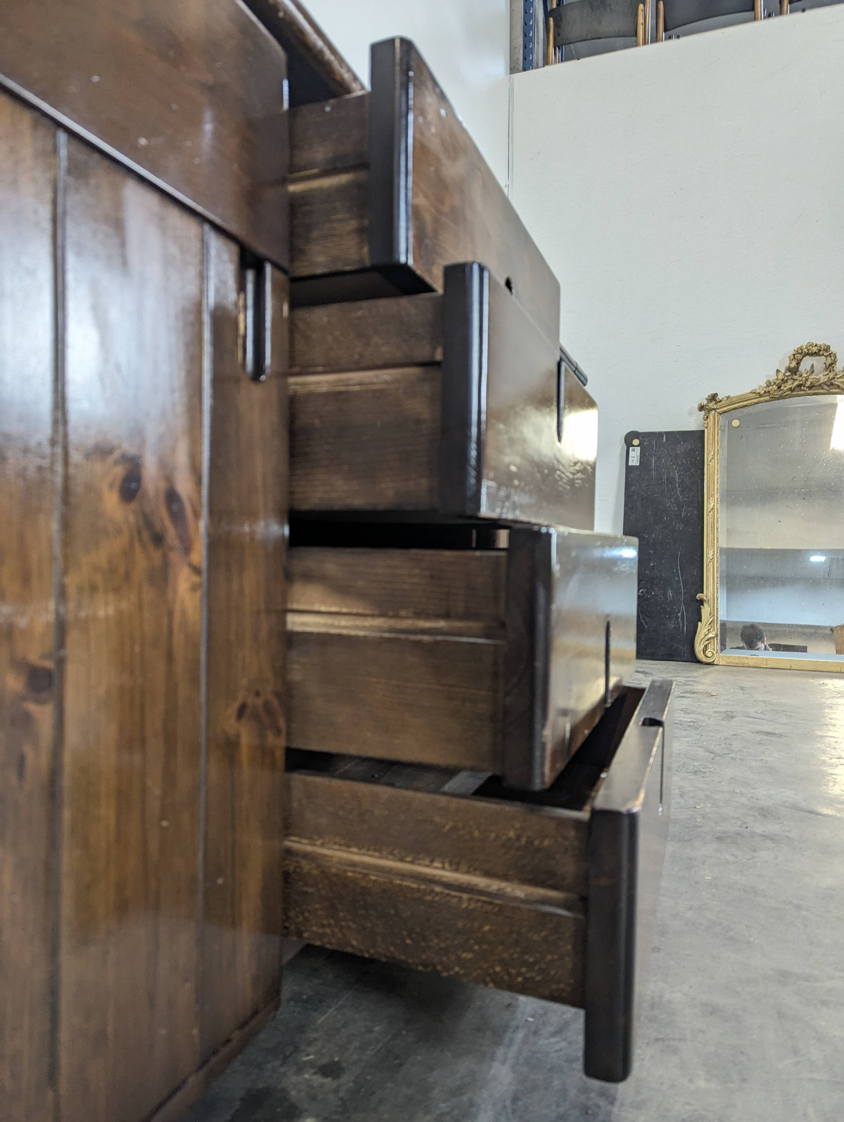 Enfilade in solid pine by Silvio Coppola