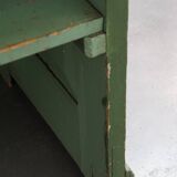 Buffet/comptoir/table d'appoint ancien unique, de couleur verte, datant de la fin du XIXe/début du XXe siècle, avec un plateau en marbre.