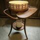 Table de toilette tripode vers 1890