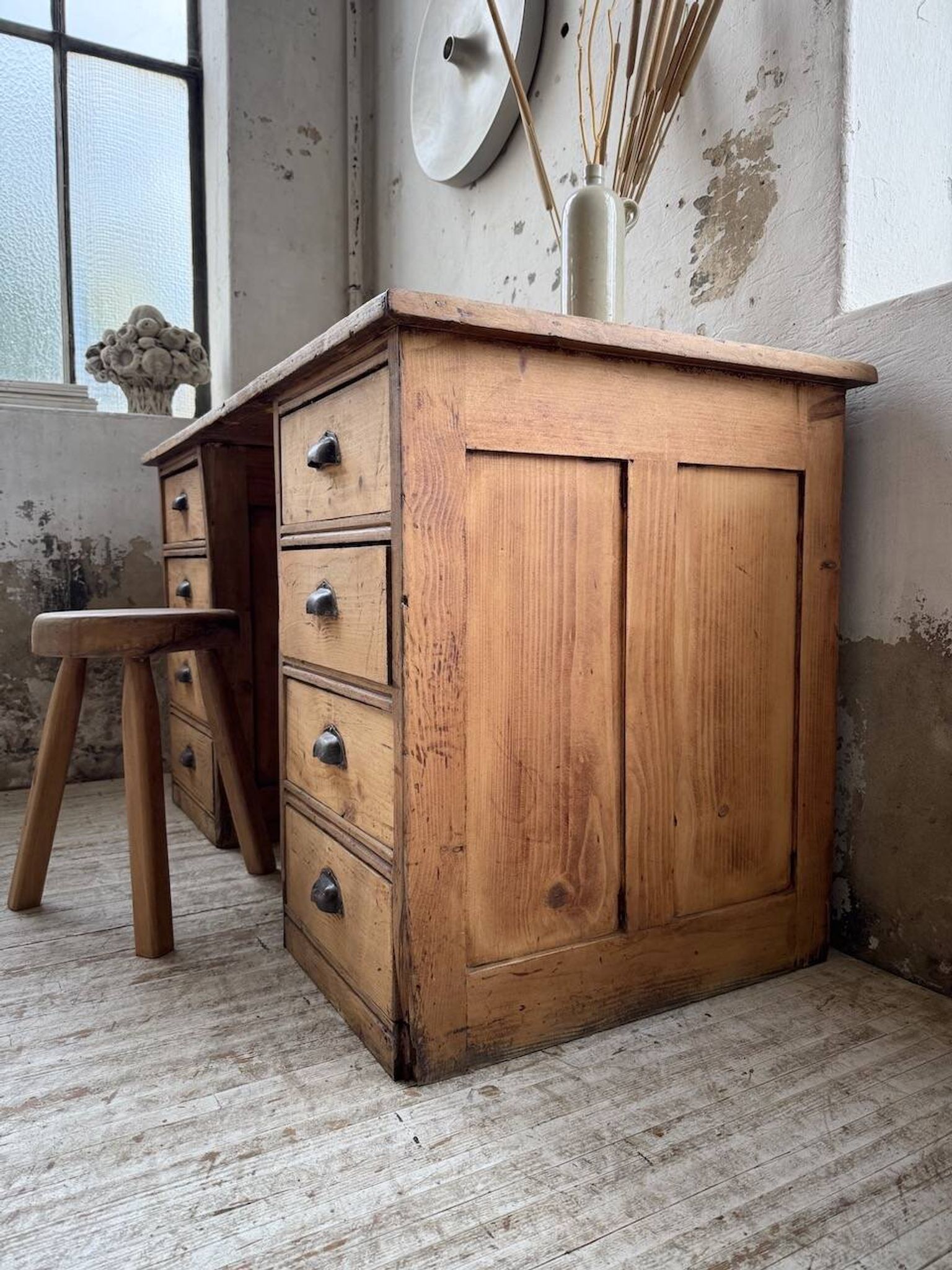 Bureau pin meuble atelier 1950