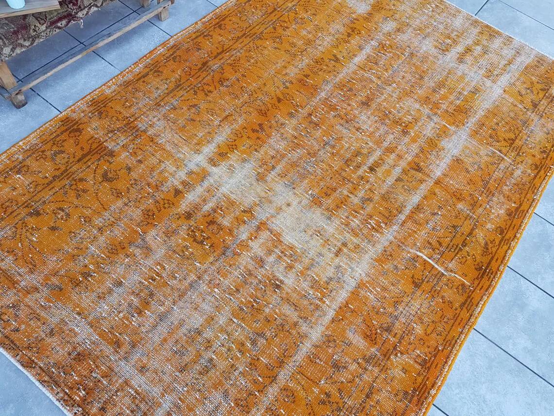 Tapis vintage orange surteint